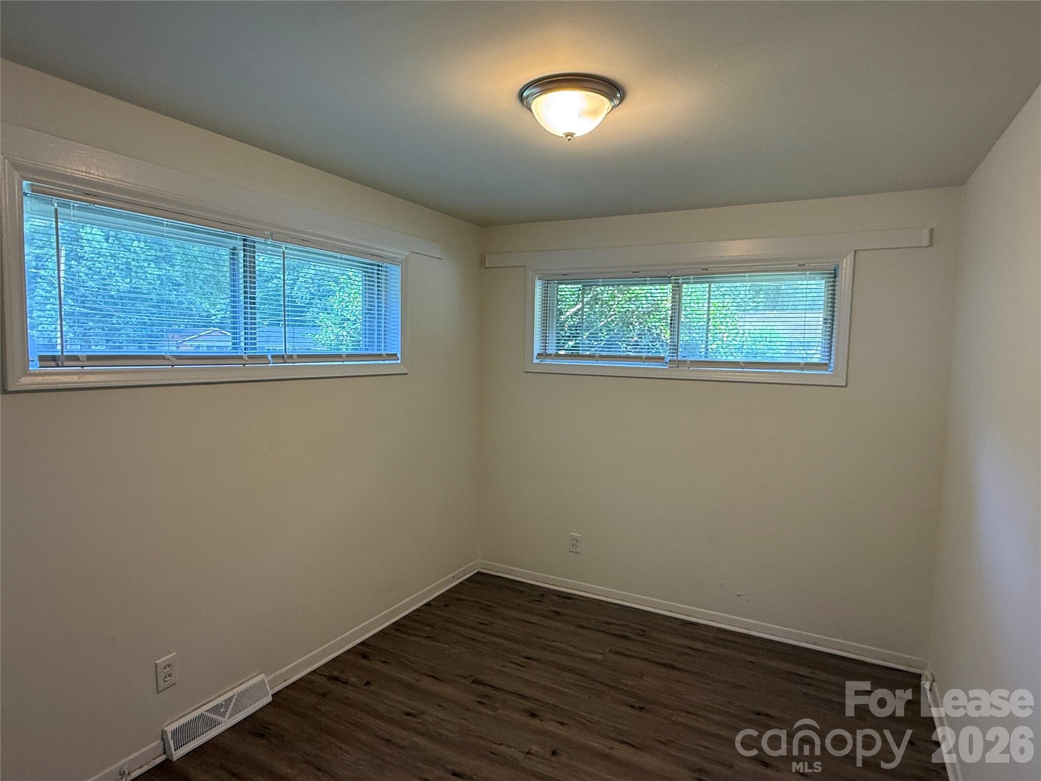 544 Blendwood Drive Property Photo 7
