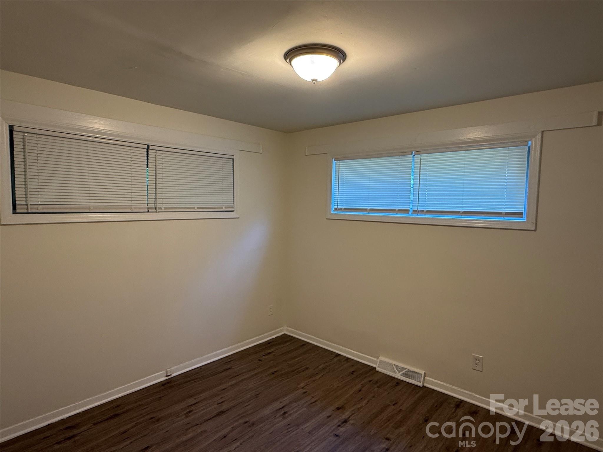 544 Blendwood Drive Property Photo 9