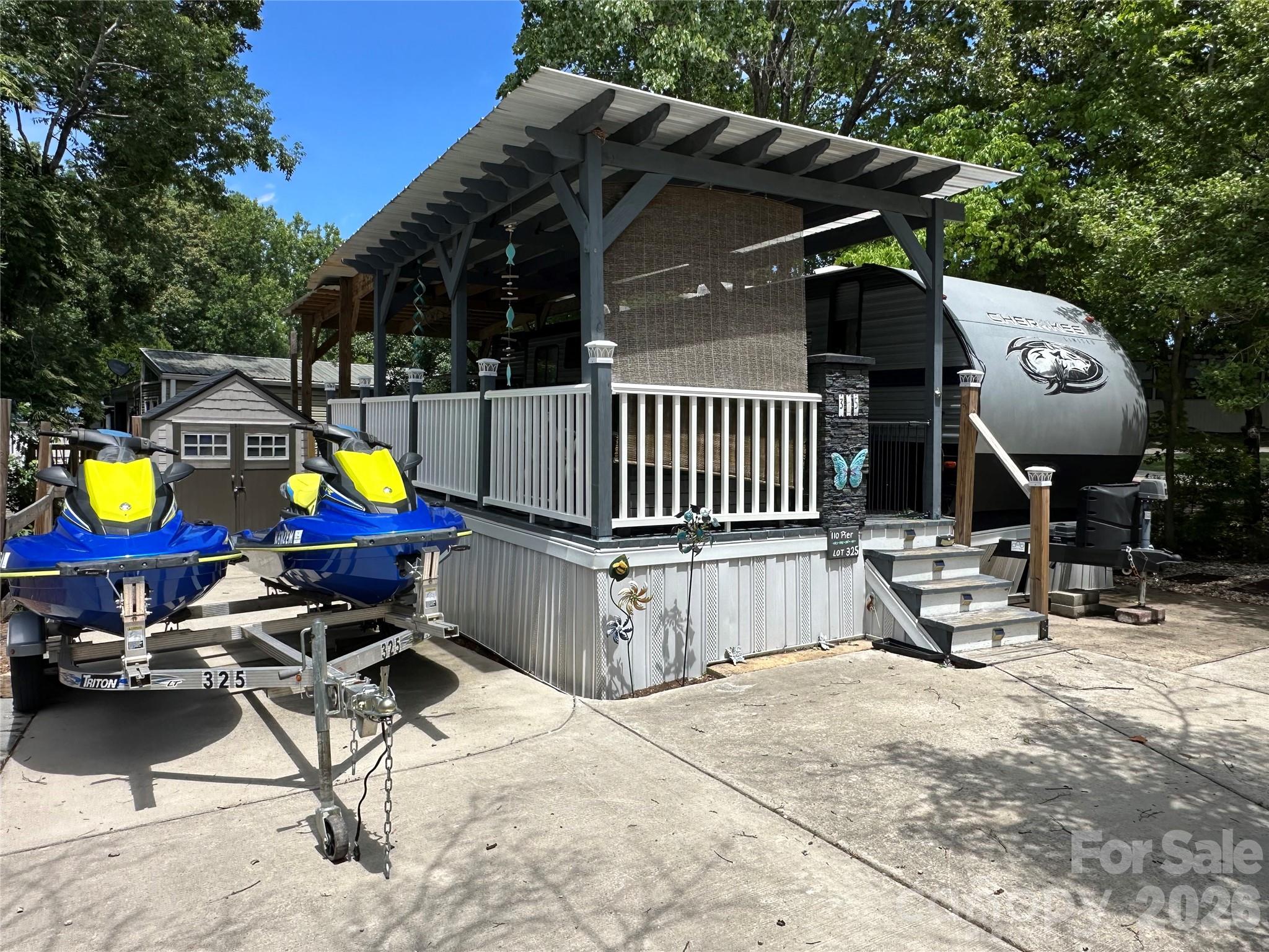 110 Pier Avenue Property Photo 1
