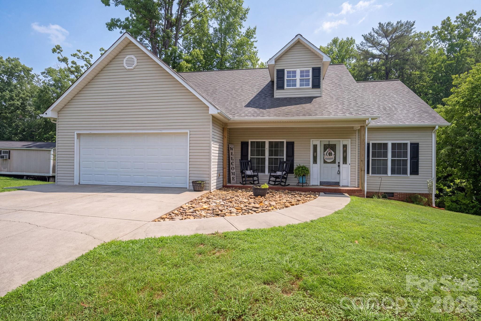 142 Azalea Drive Property Photo 1