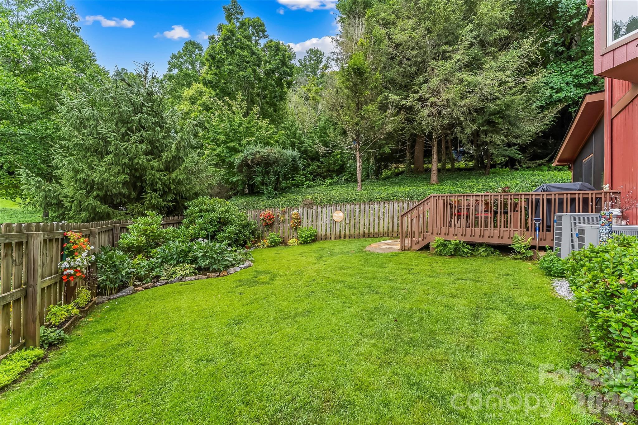 121 Stonecrest Drive Property Photo 32
