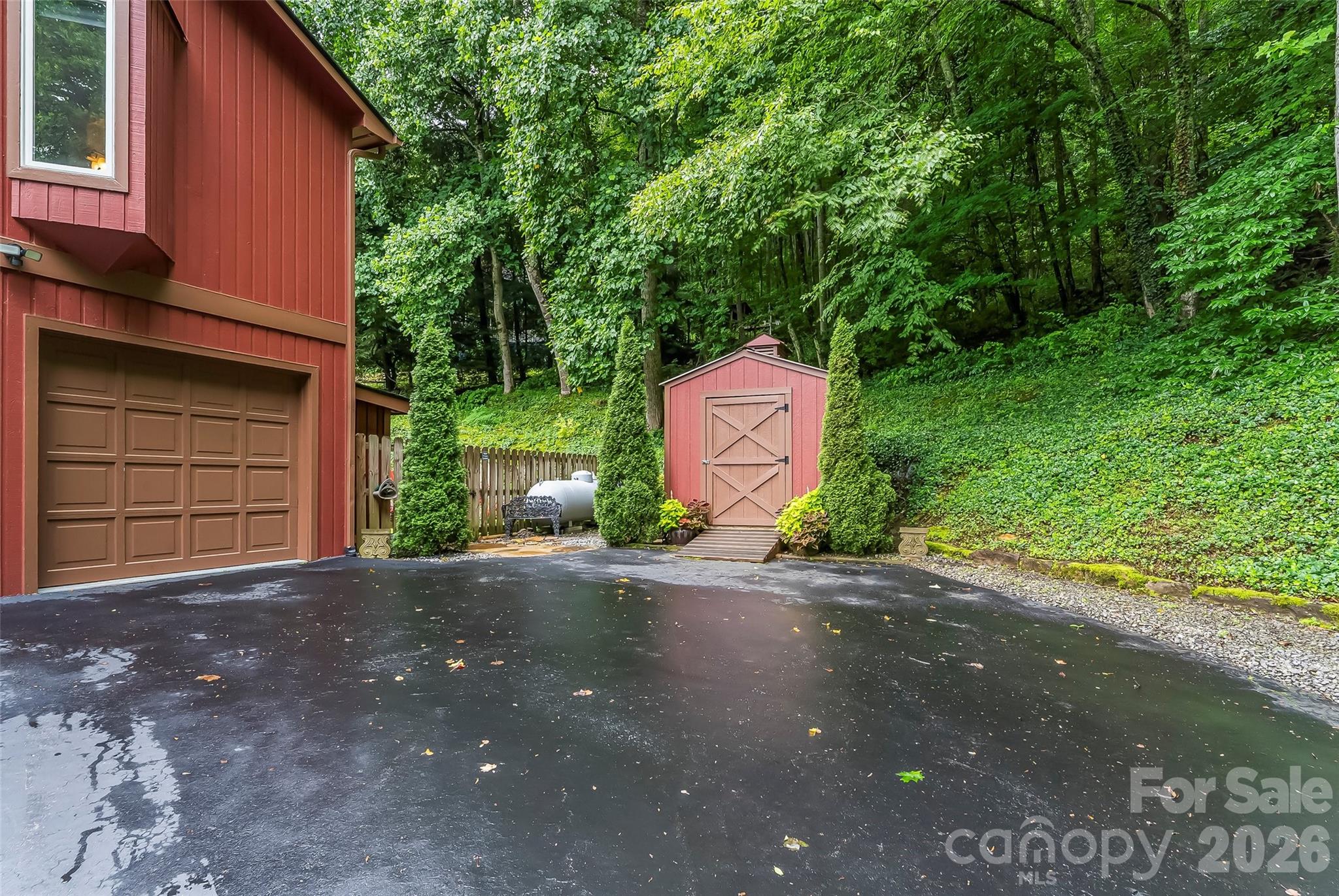 121 Stonecrest Drive Property Photo 36