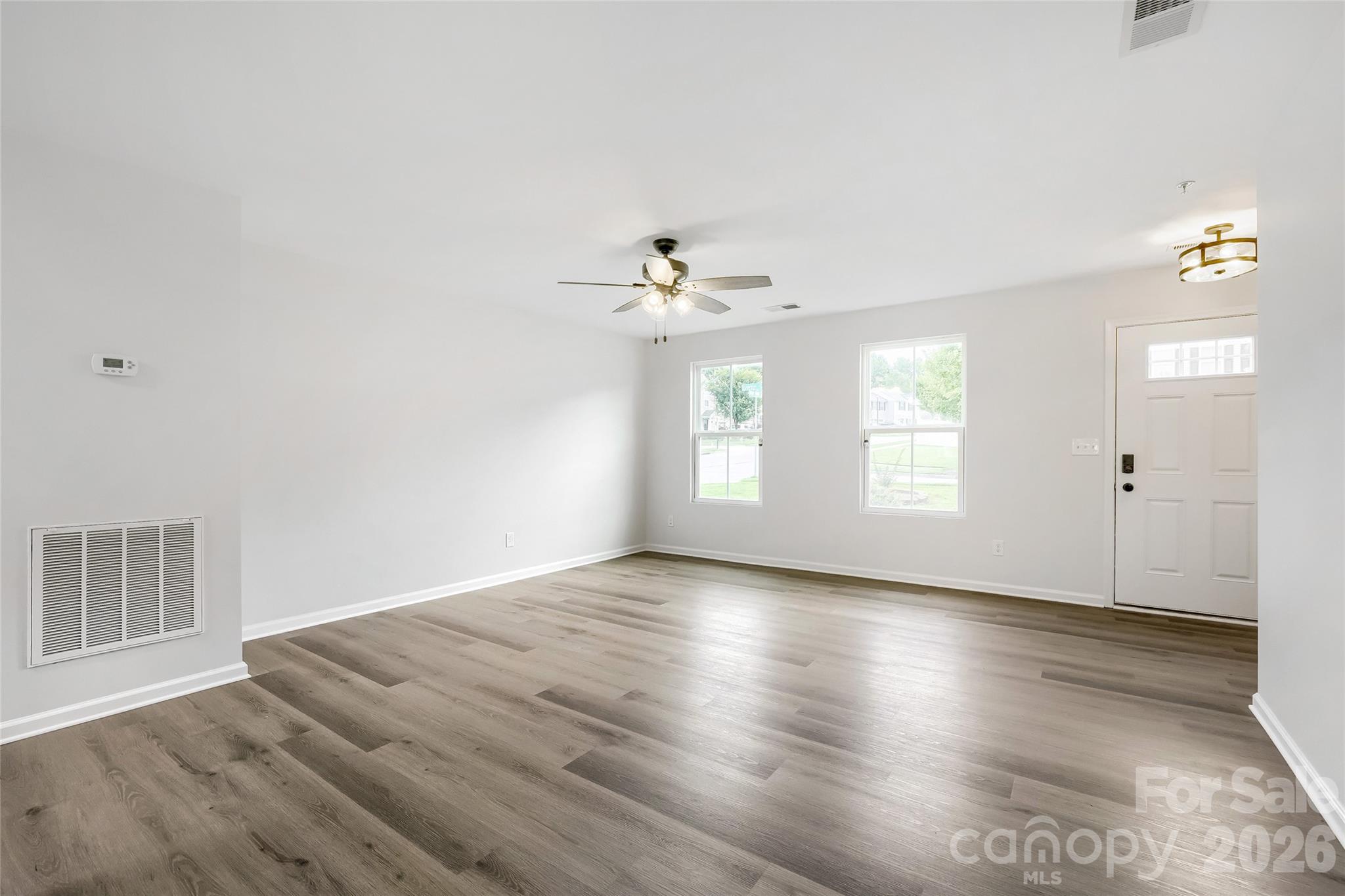 2394 Everton Circle Property Photo 3