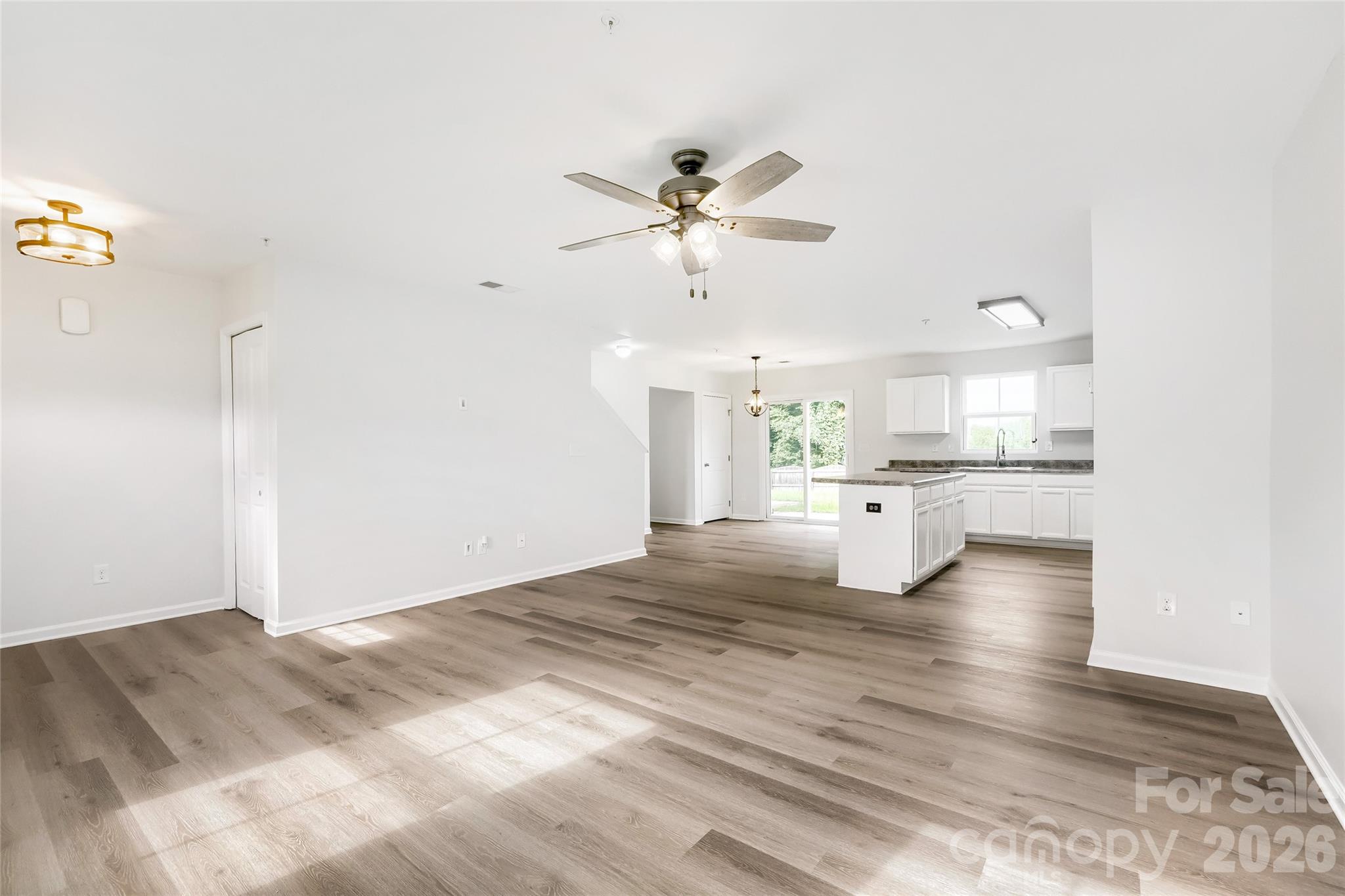 2394 Everton Circle Property Photo 6