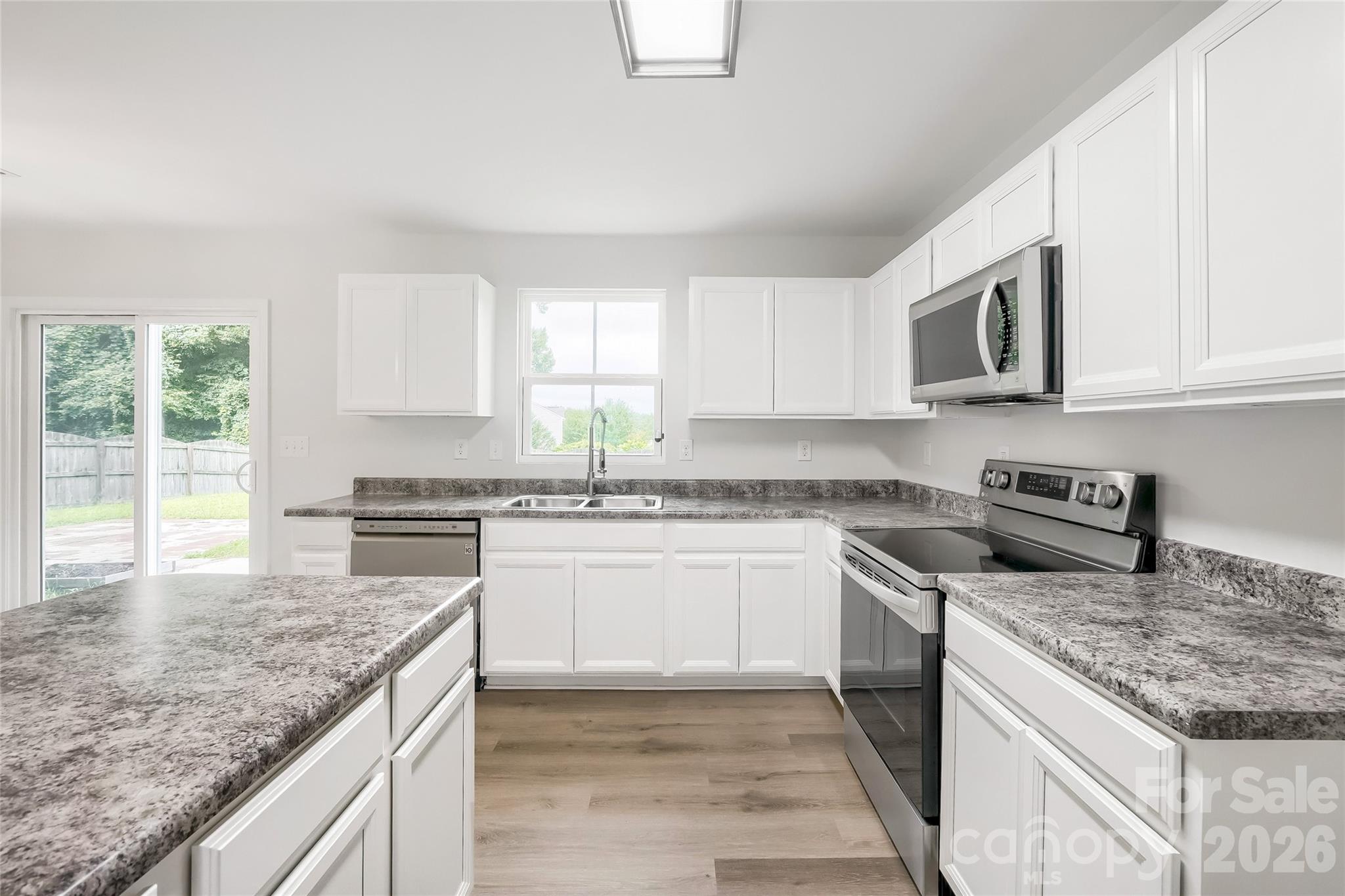 2394 Everton Circle Property Photo 10