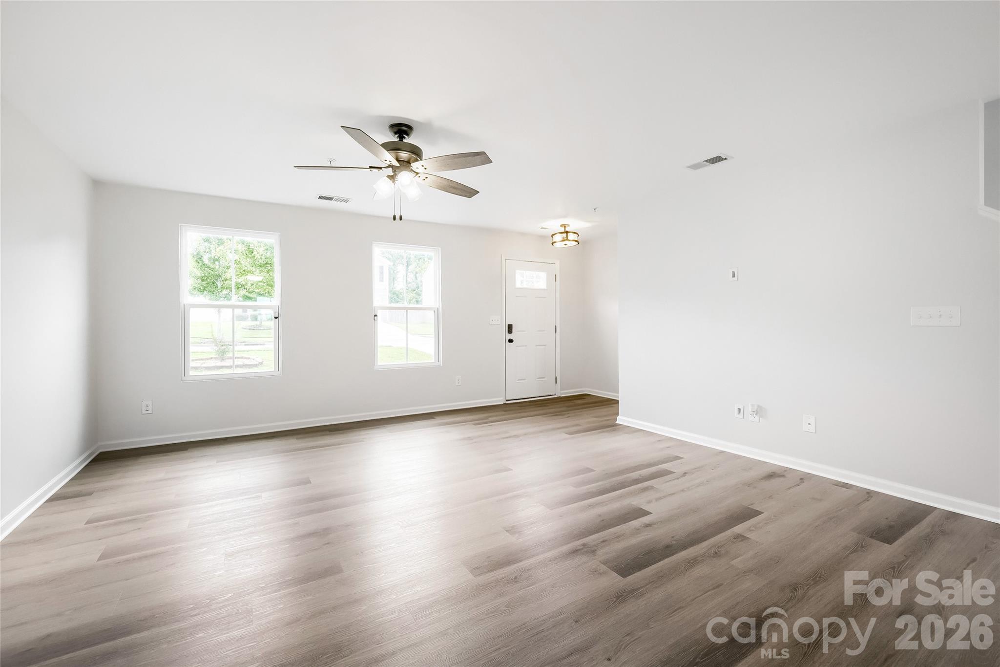 2394 Everton Circle Property Photo 11