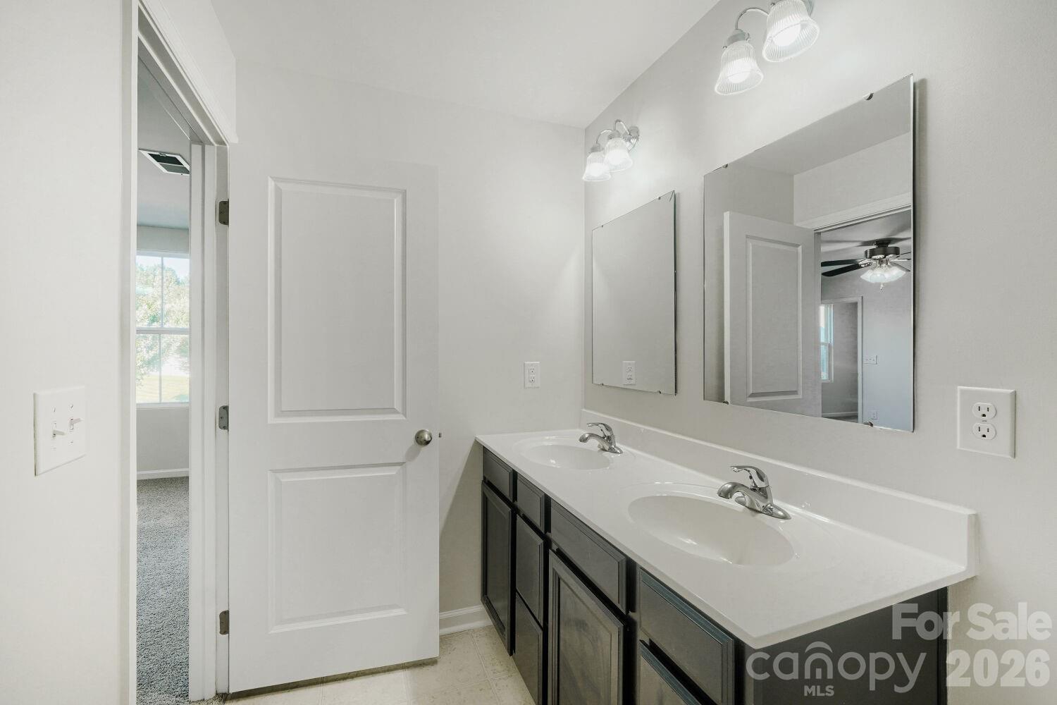 2394 Everton Circle Property Photo 14