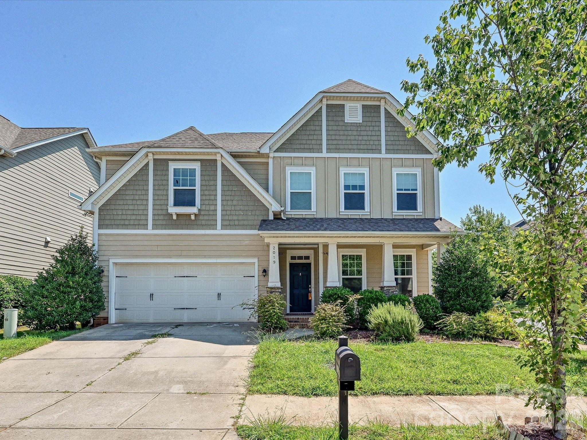 2019 Silverwood Drive 809 Property Photo 1