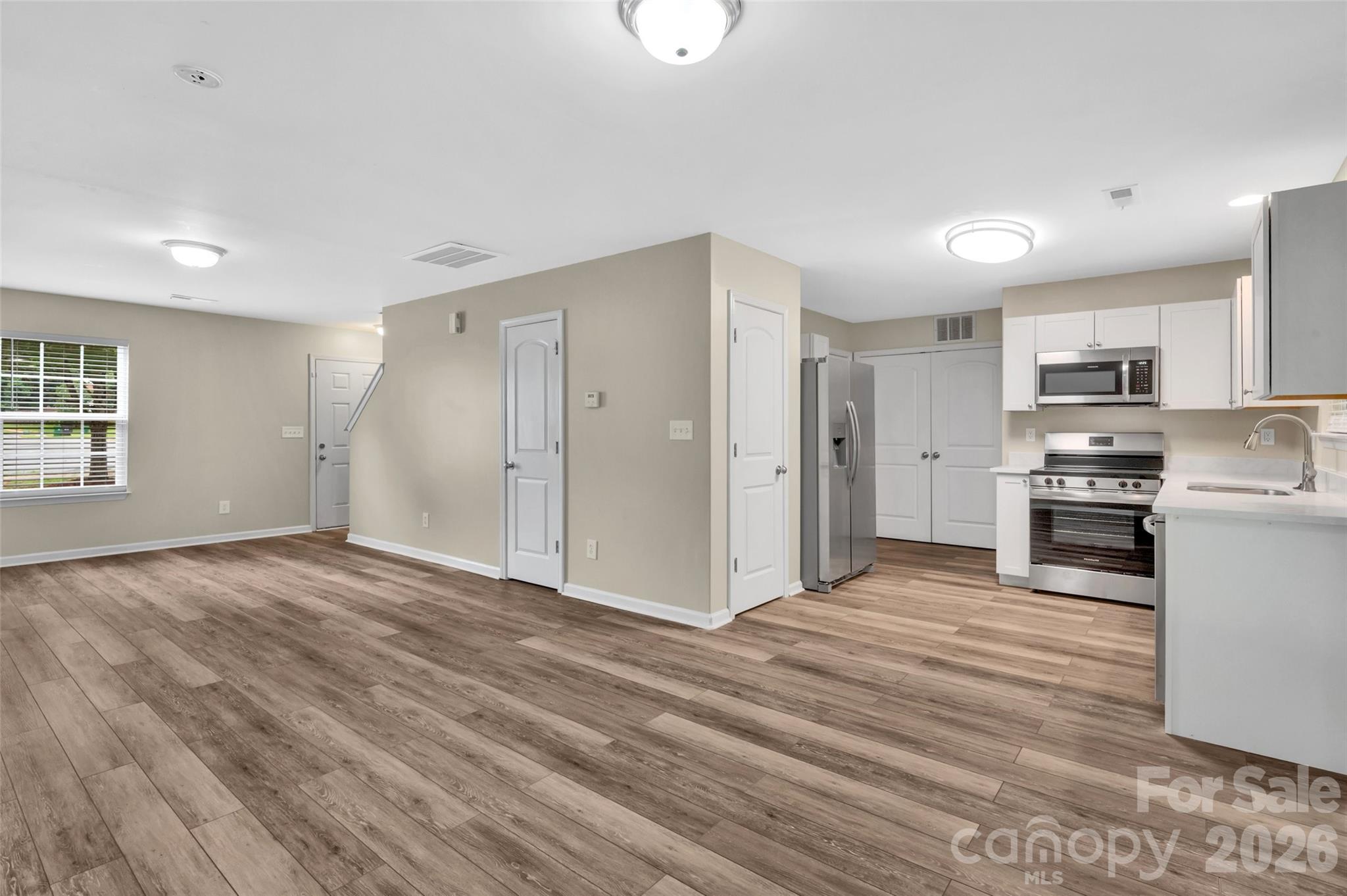 8500 Four Sisters Lane Property Photo 11