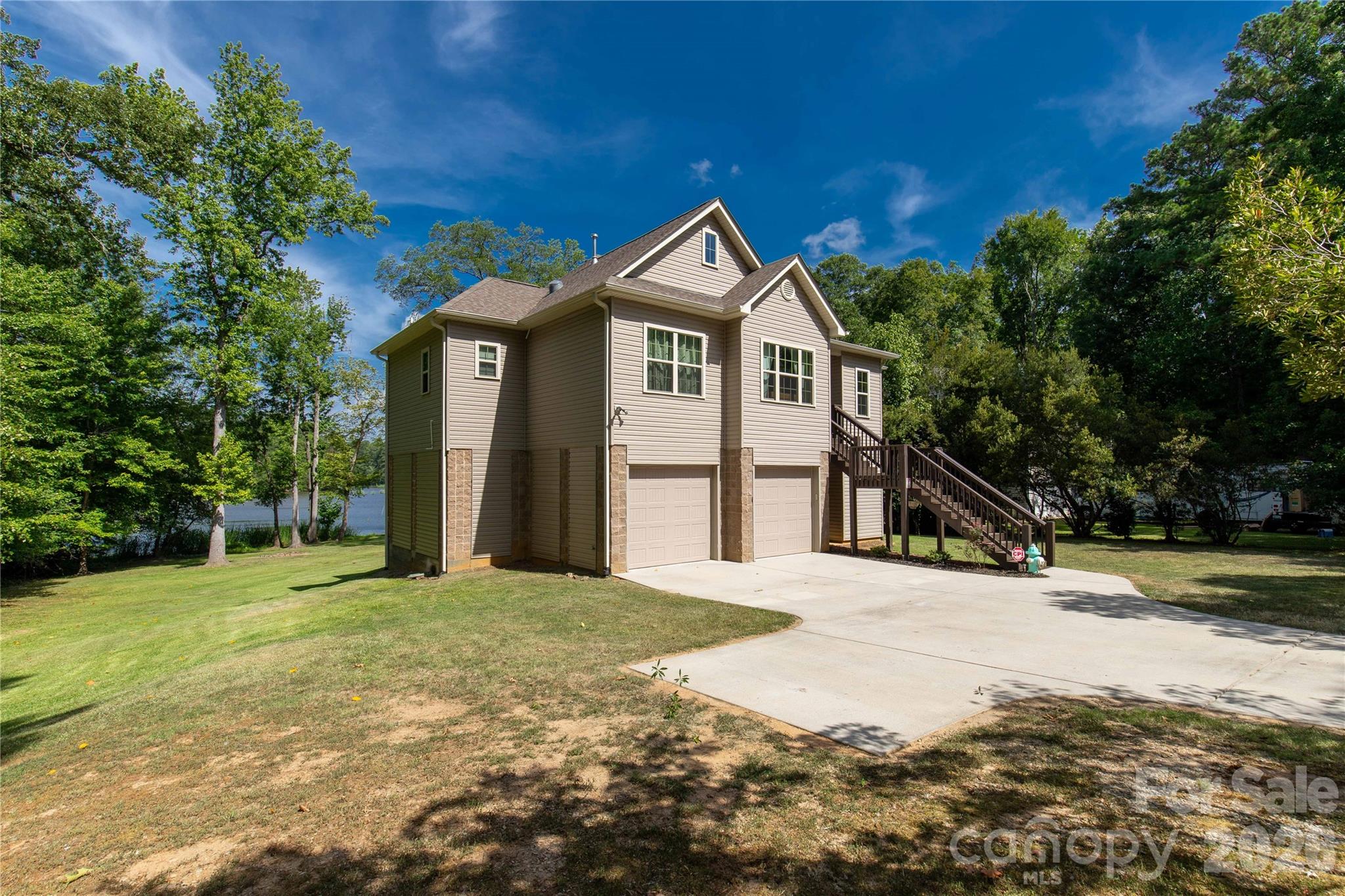 2051 Great North Road Property Photo 4
