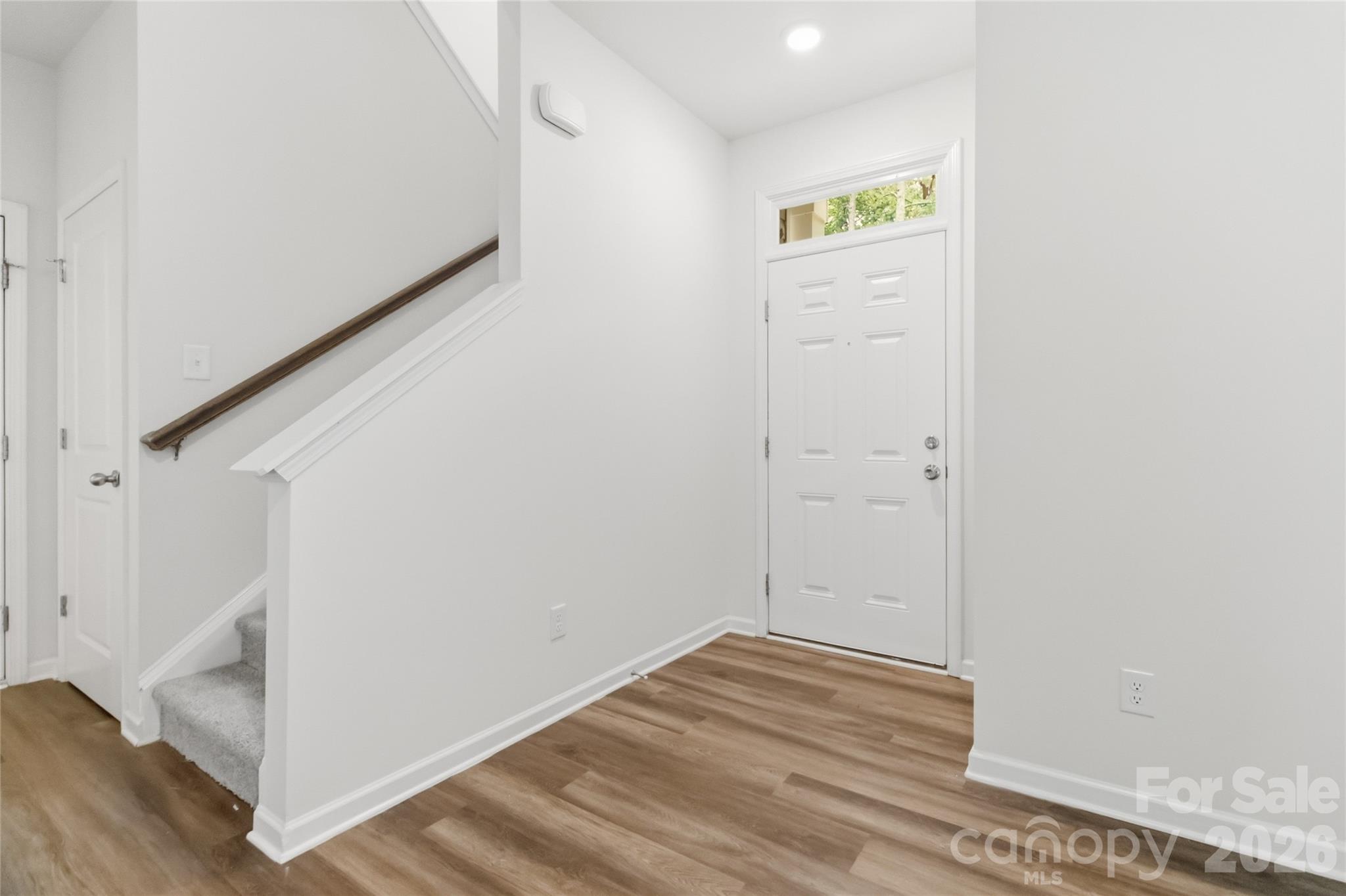 720 White Crane Road Property Photo 3