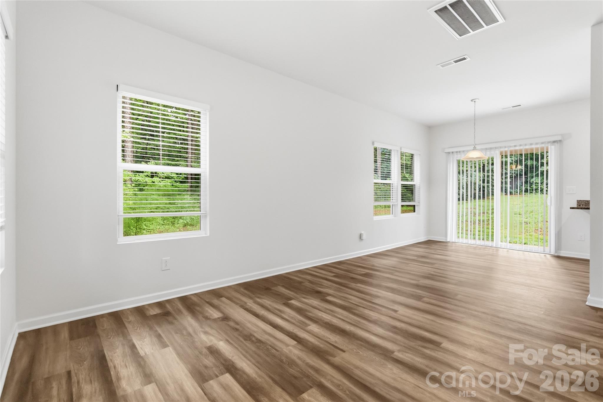 720 White Crane Road Property Photo 5