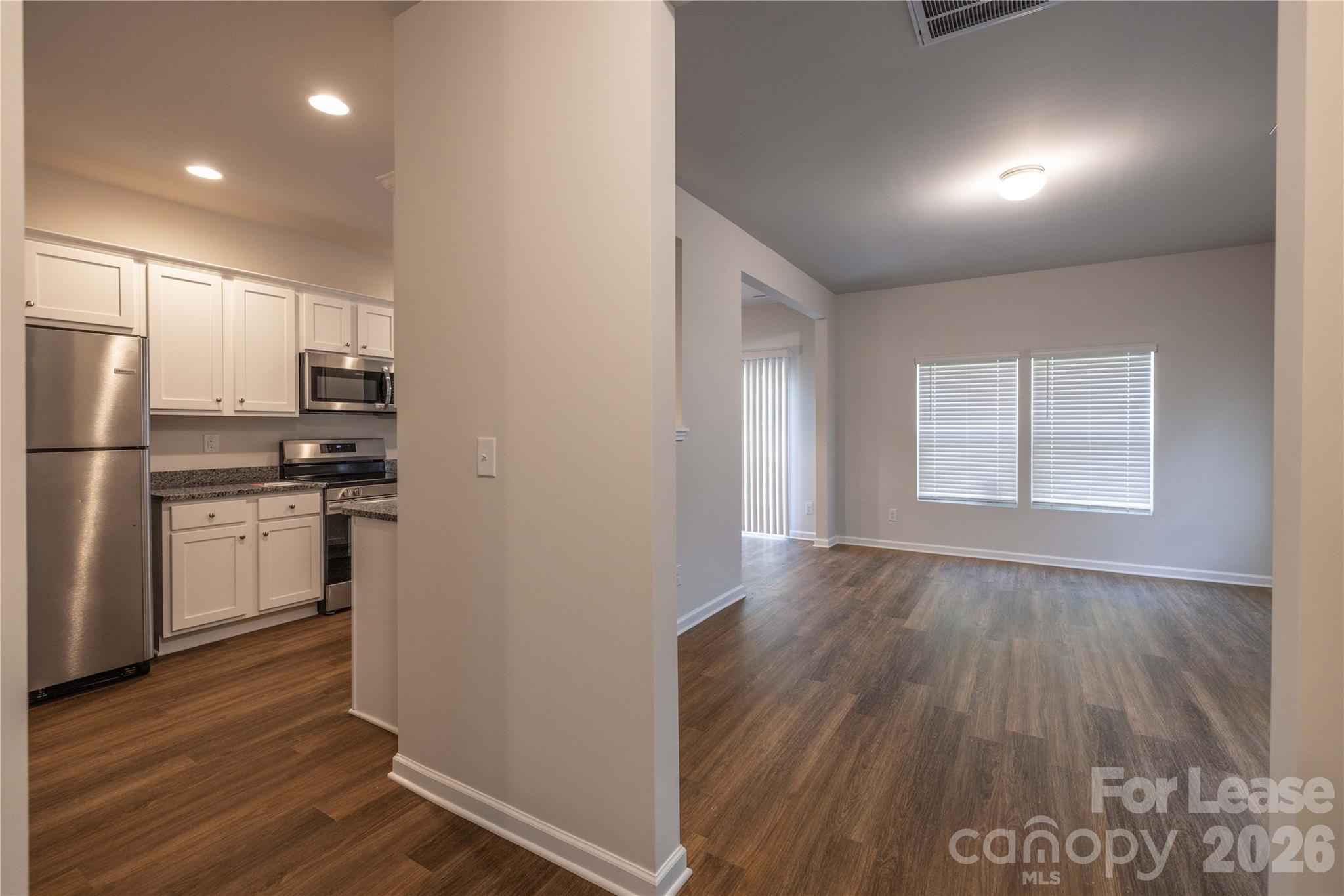 208 S Bell Avenue Property Photo 8