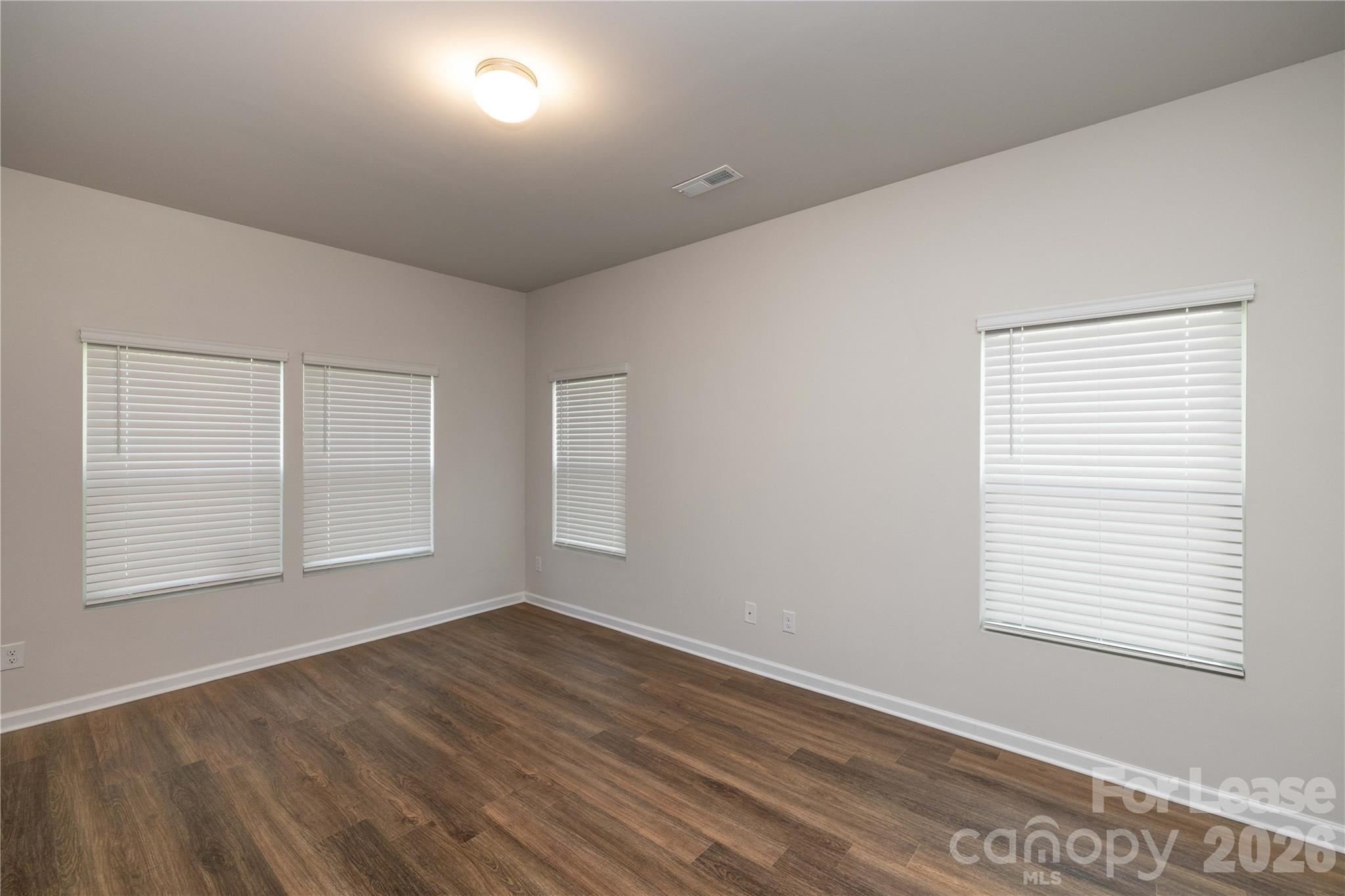 208 S Bell Avenue Property Photo 9