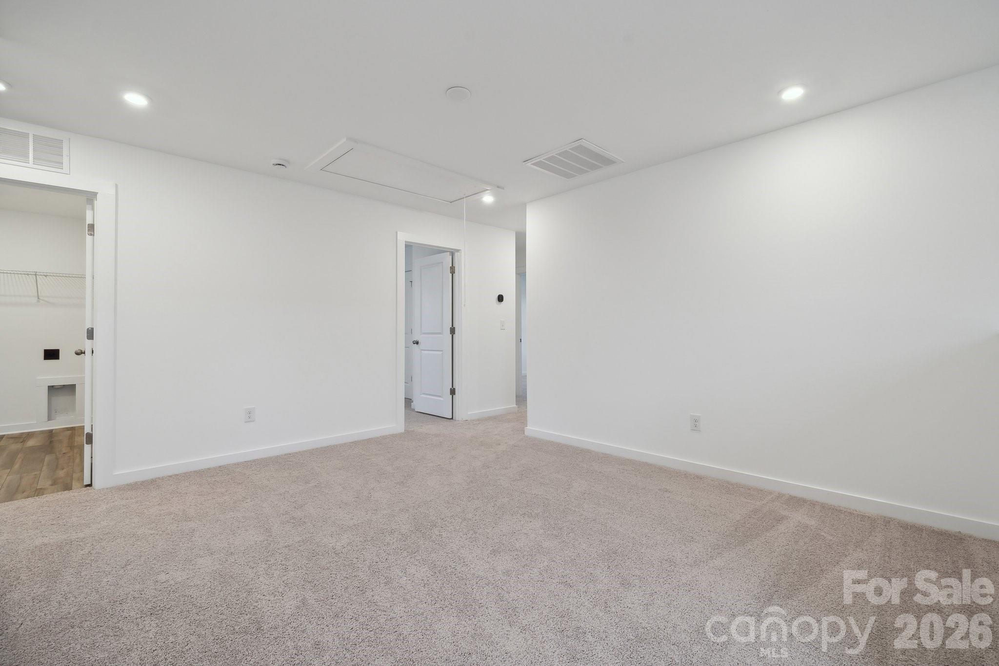 826 Olde England Drive Property Photo 16