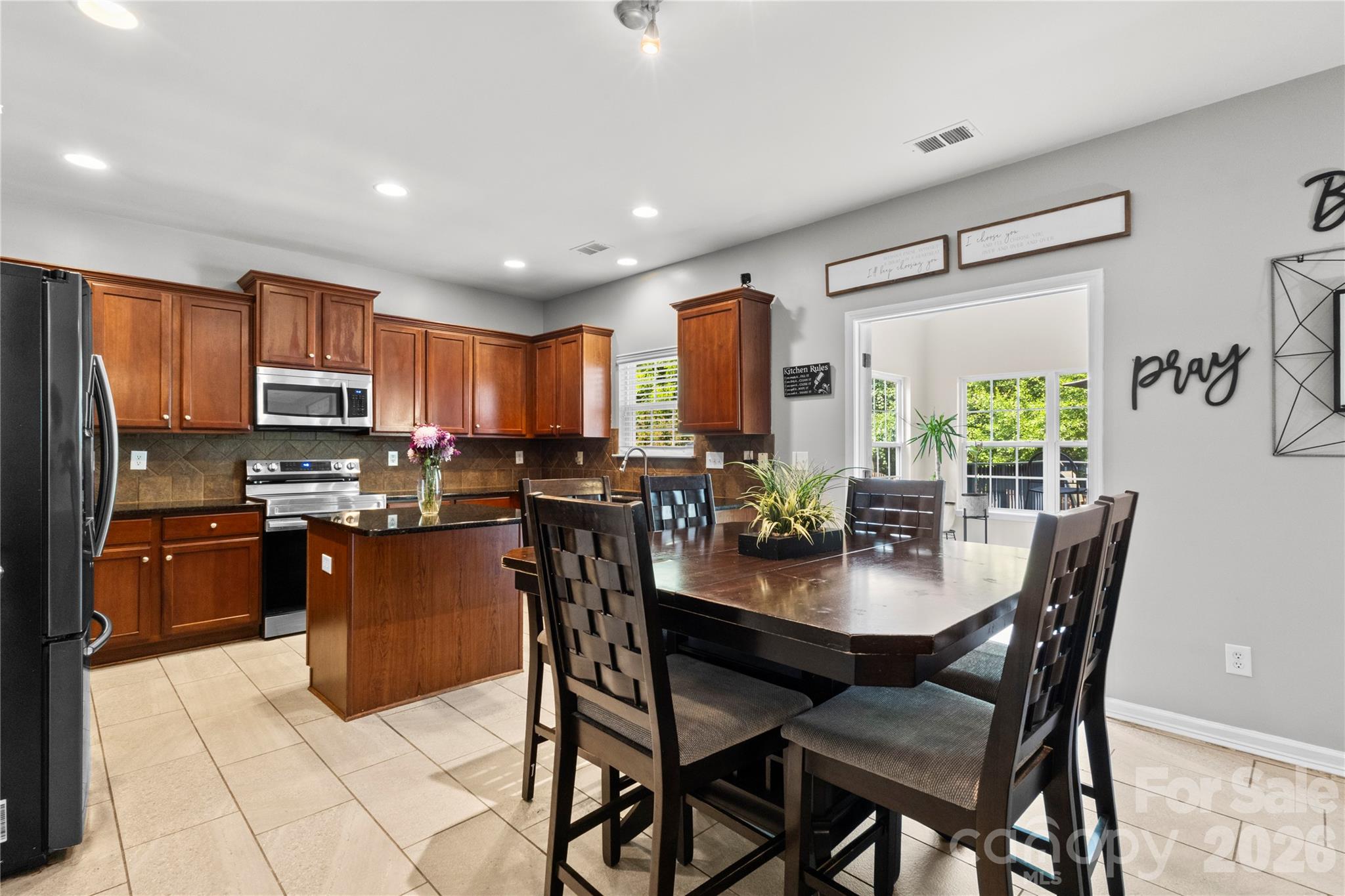 6600 Hermsley Road Property Photo 13