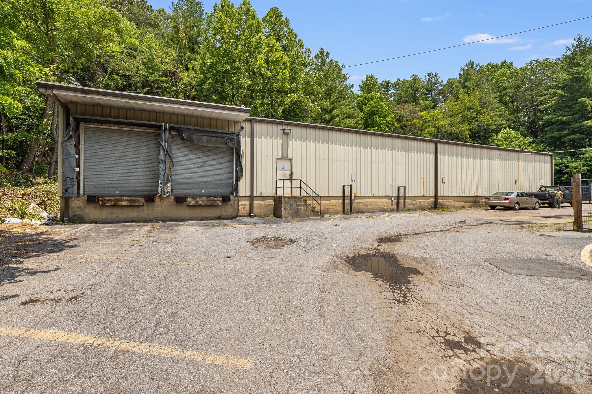 1380 Tunnel Road Property Photo 7