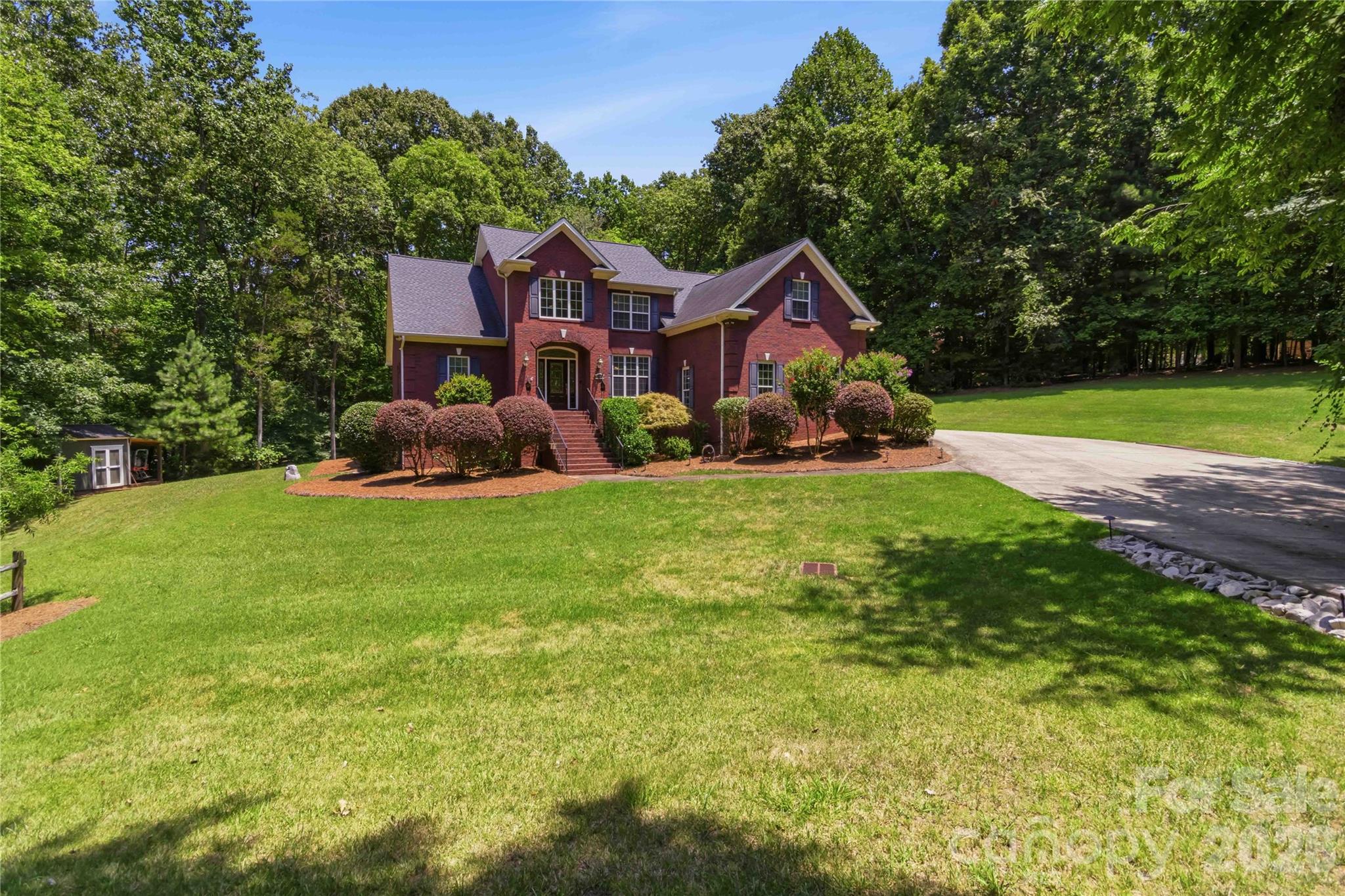 280 Catawba Crest Lane Property Photo 3