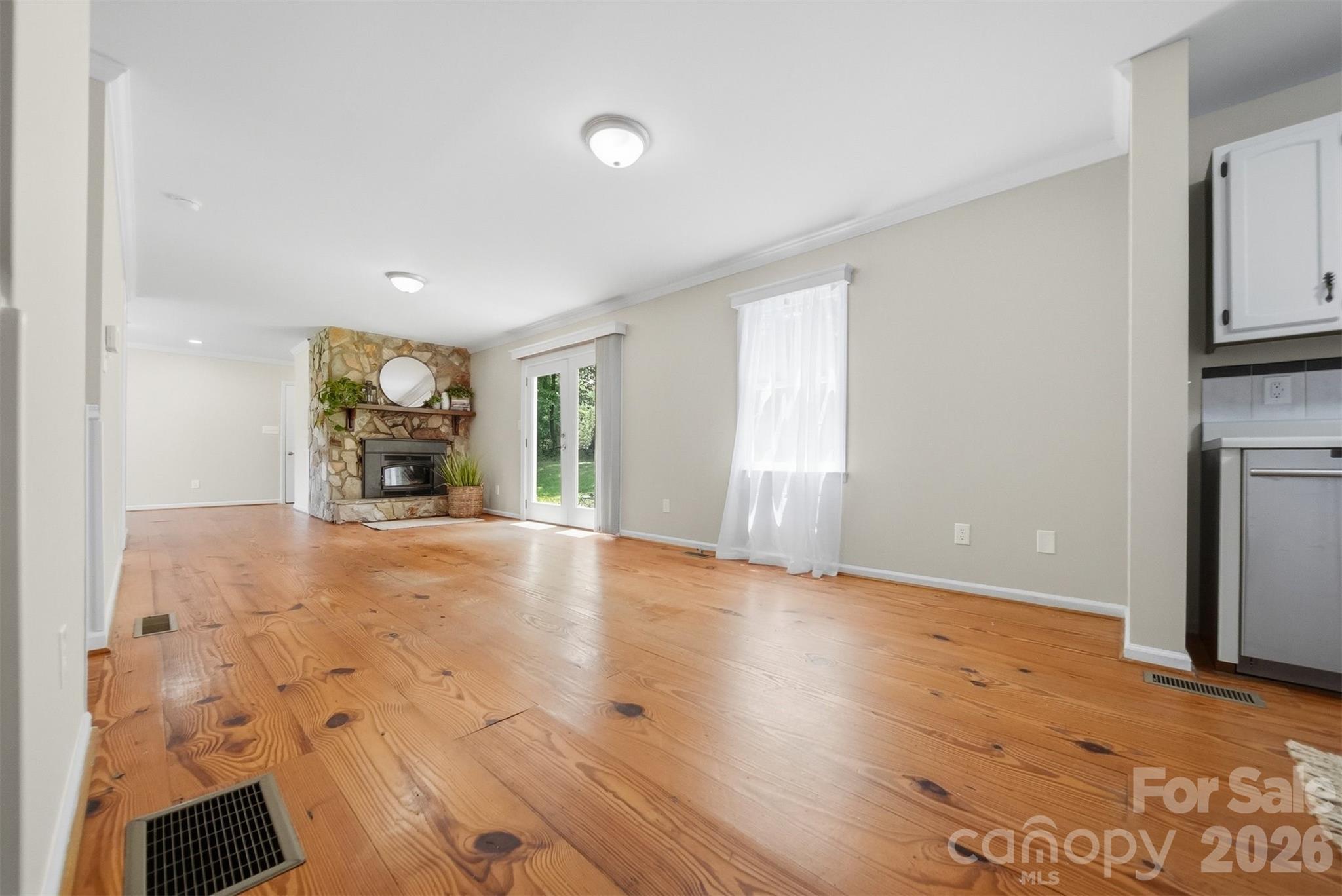 131 Fox Runn Drive Property Photo 13