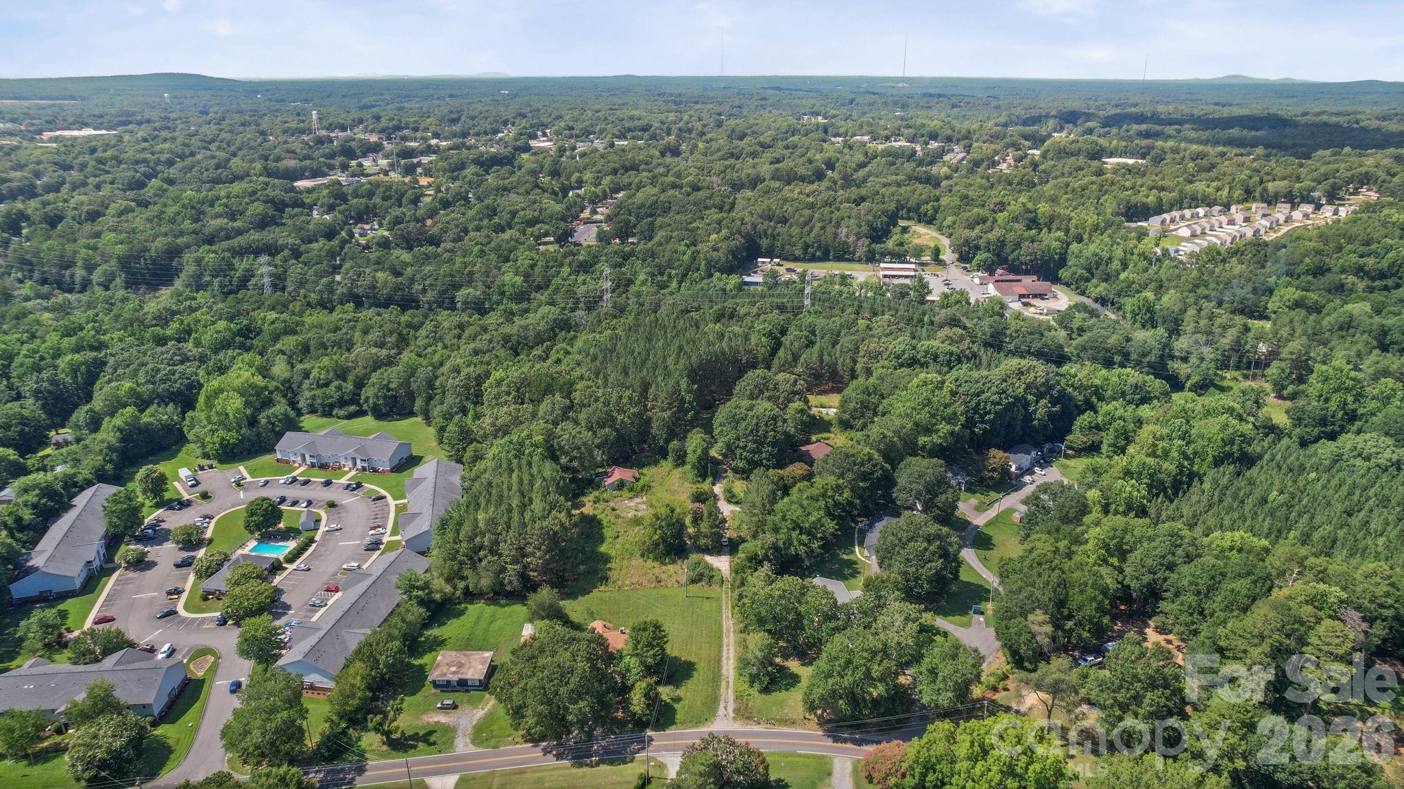 606 Robinson Clemmer Road Property Photo 1
