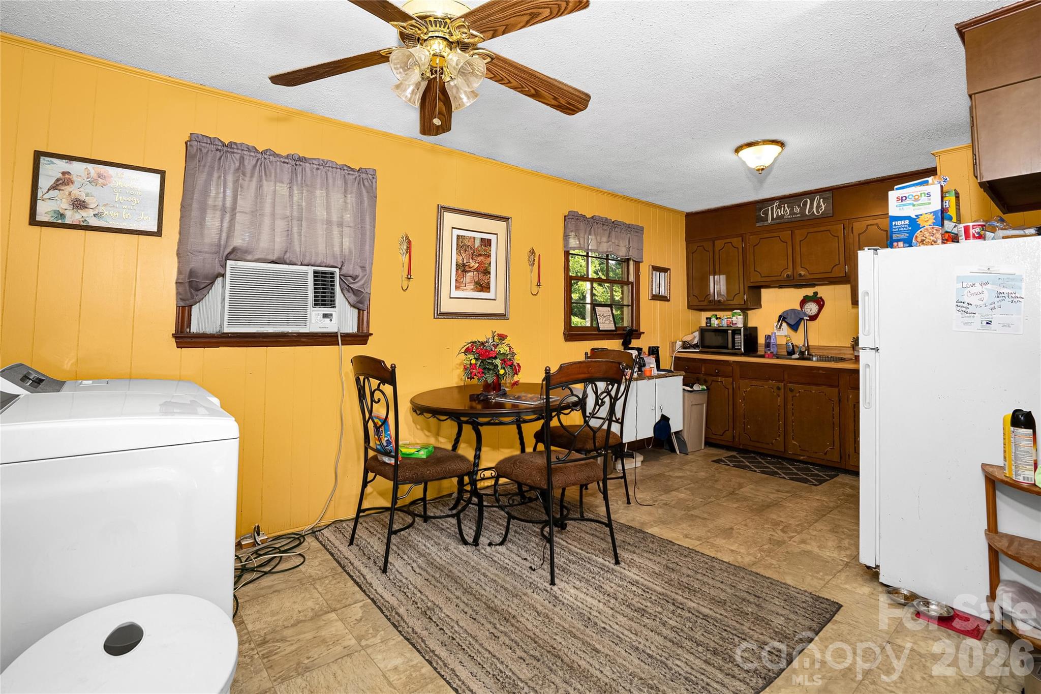 308 S Pine Street Property Photo 4
