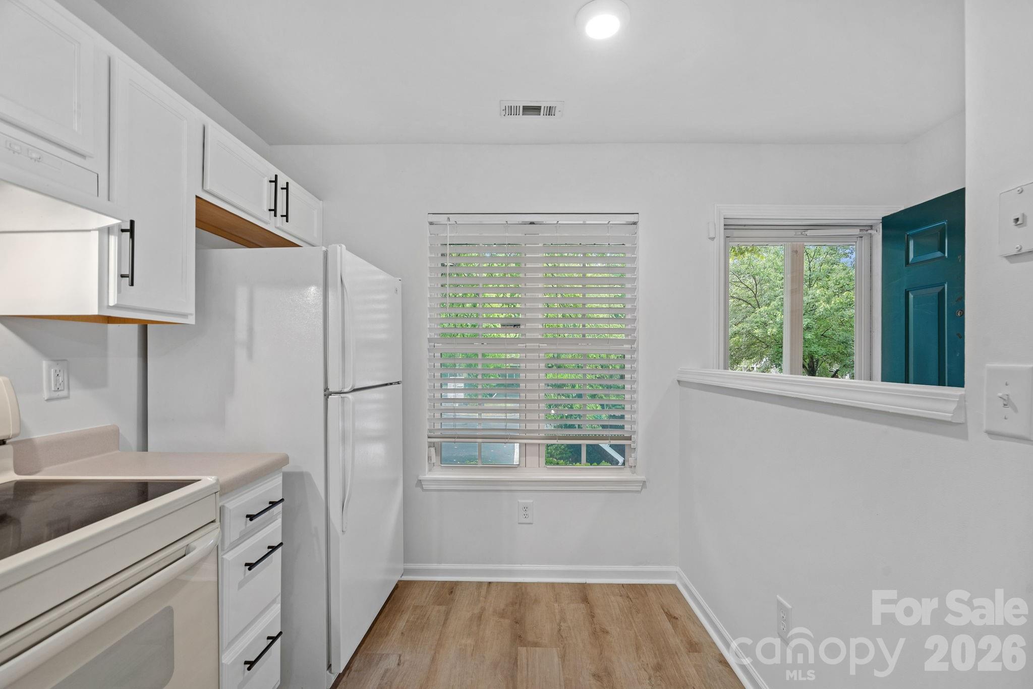 10822 Holly Ridge Boulevard Property Photo 6