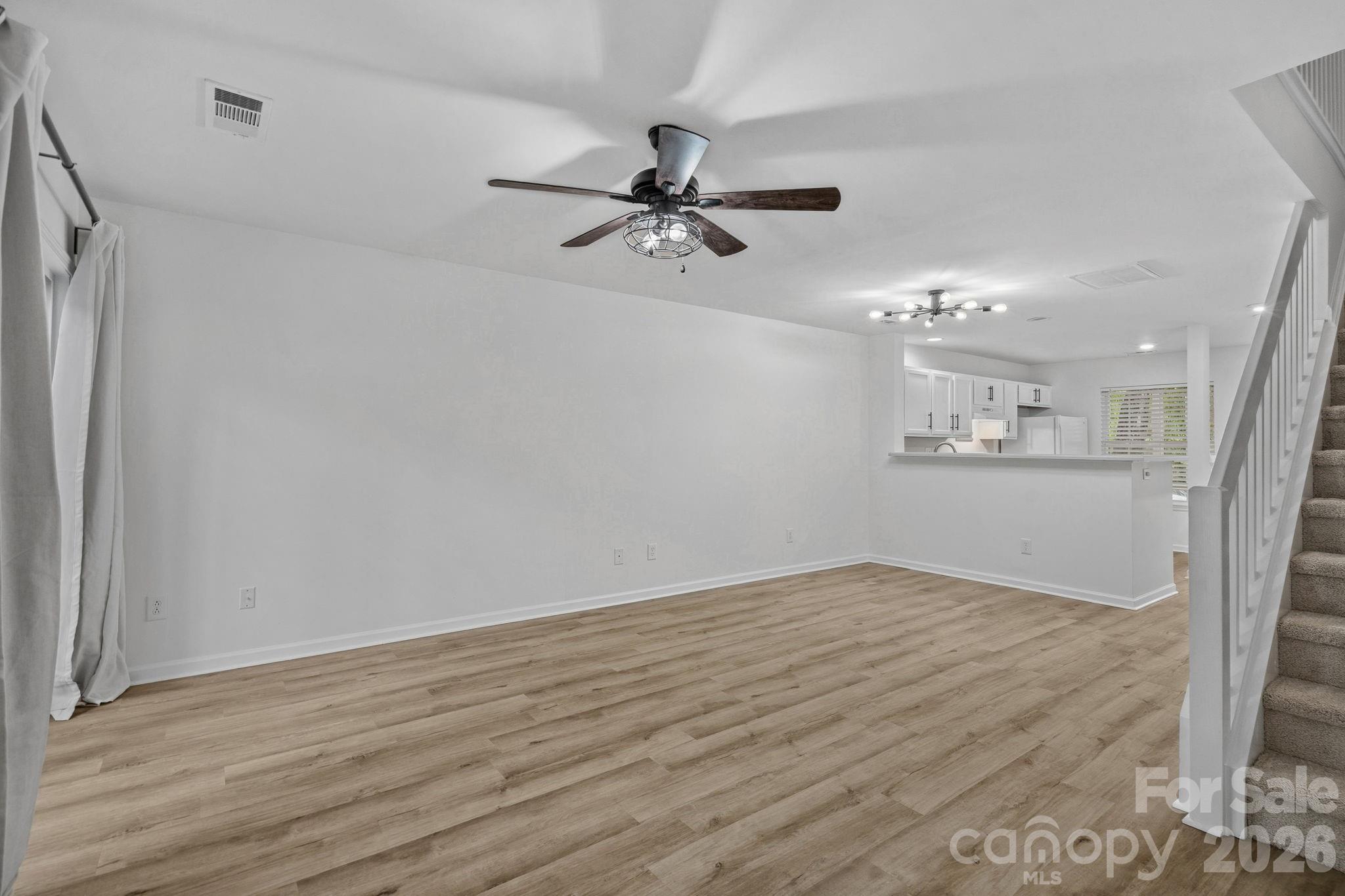 10822 Holly Ridge Boulevard Property Photo 10