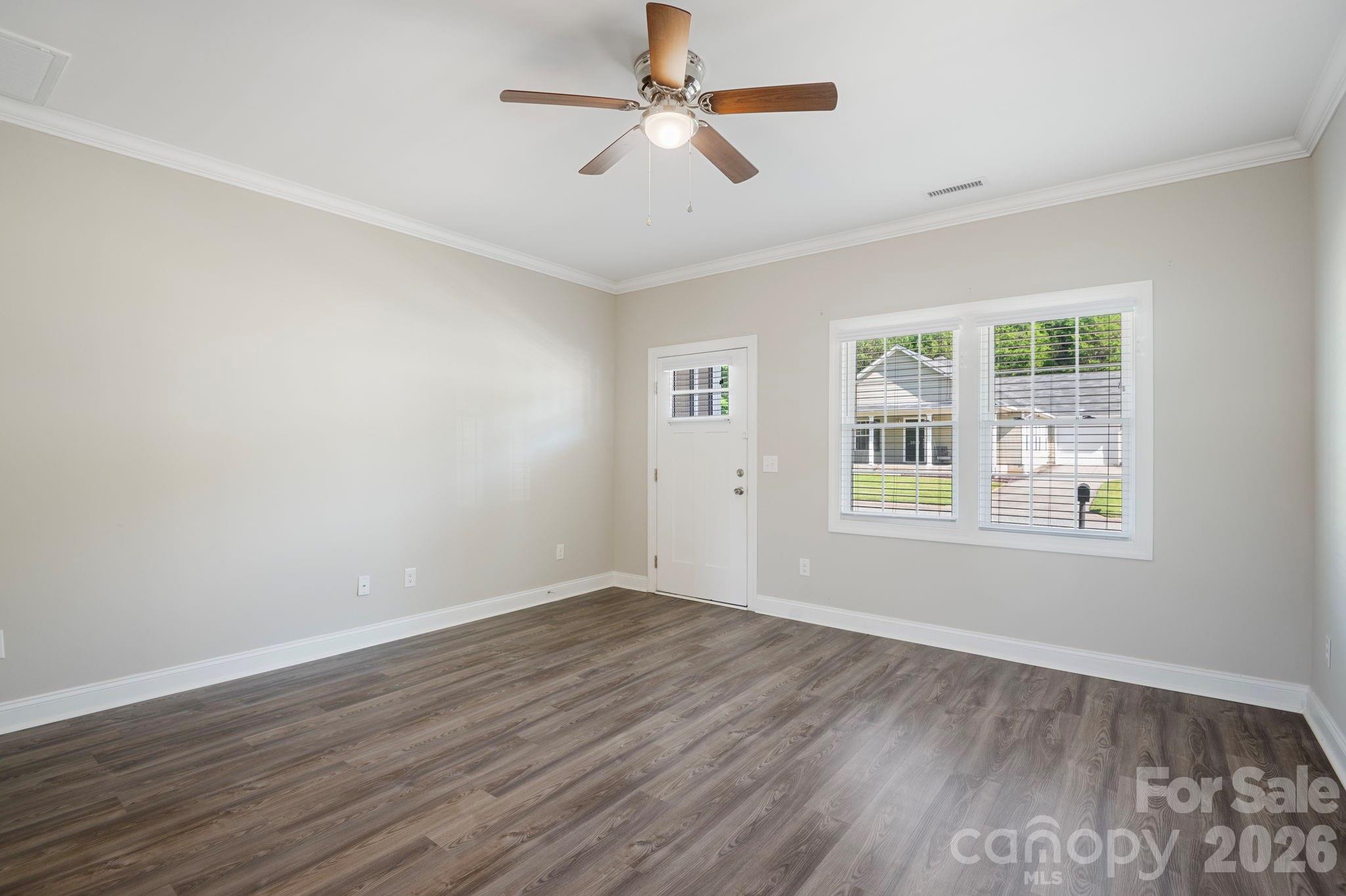 3939 Newhall Drive Property Photo 8