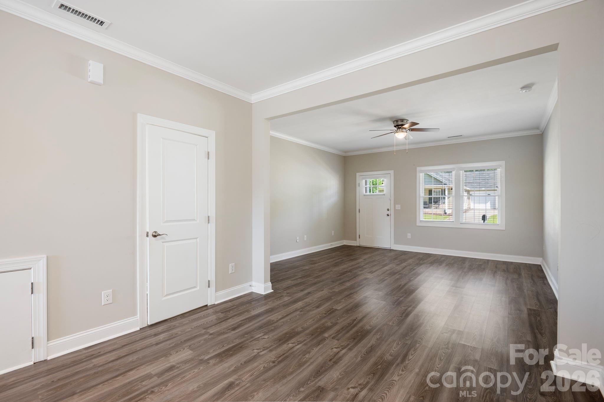 3939 Newhall Drive Property Photo 11