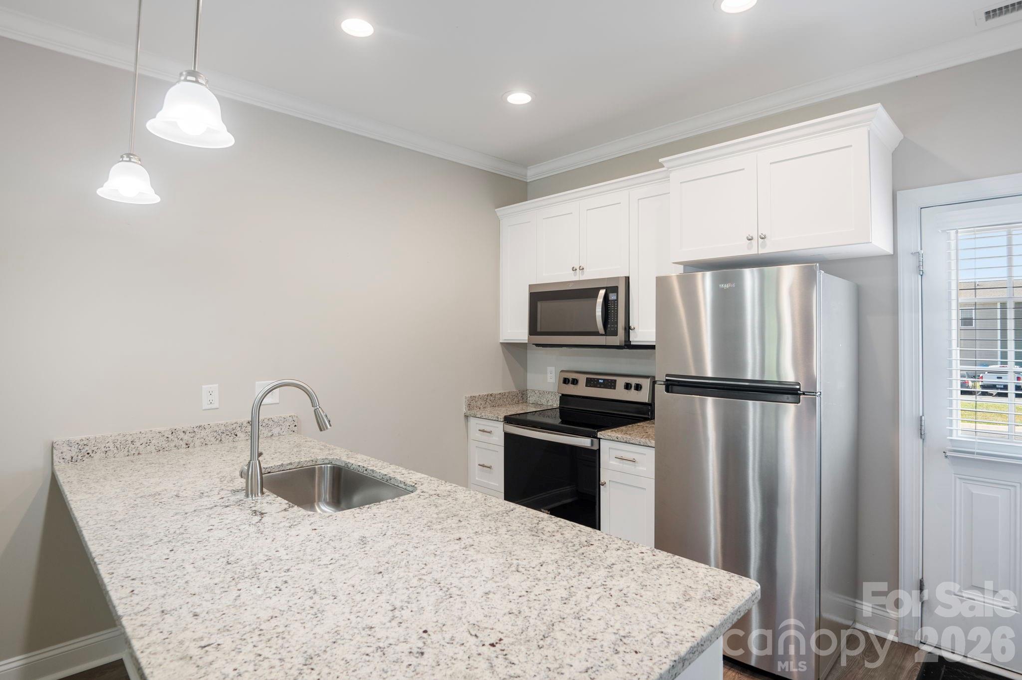 3939 Newhall Drive Property Photo 14