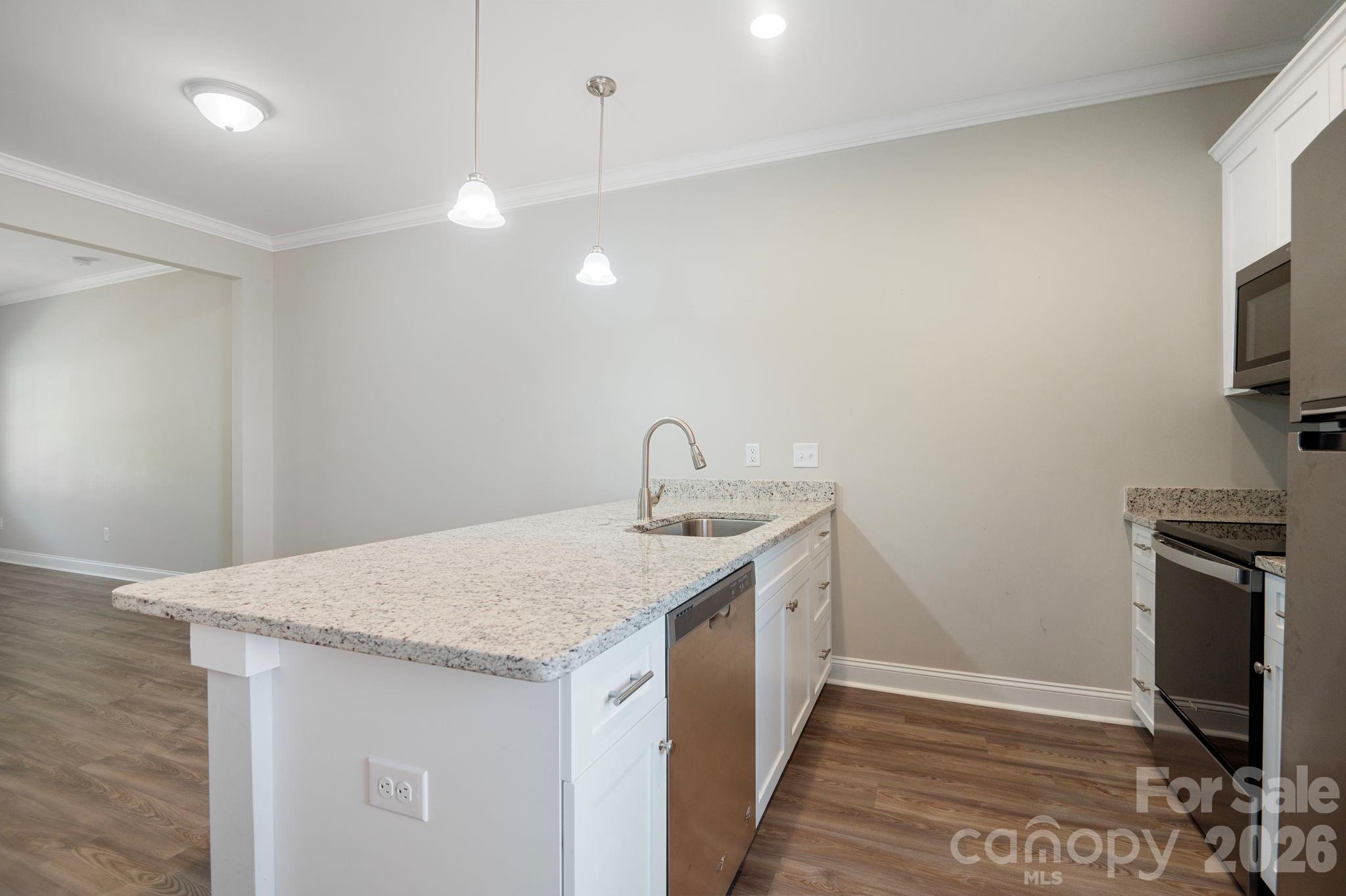 3939 Newhall Drive Property Photo 15