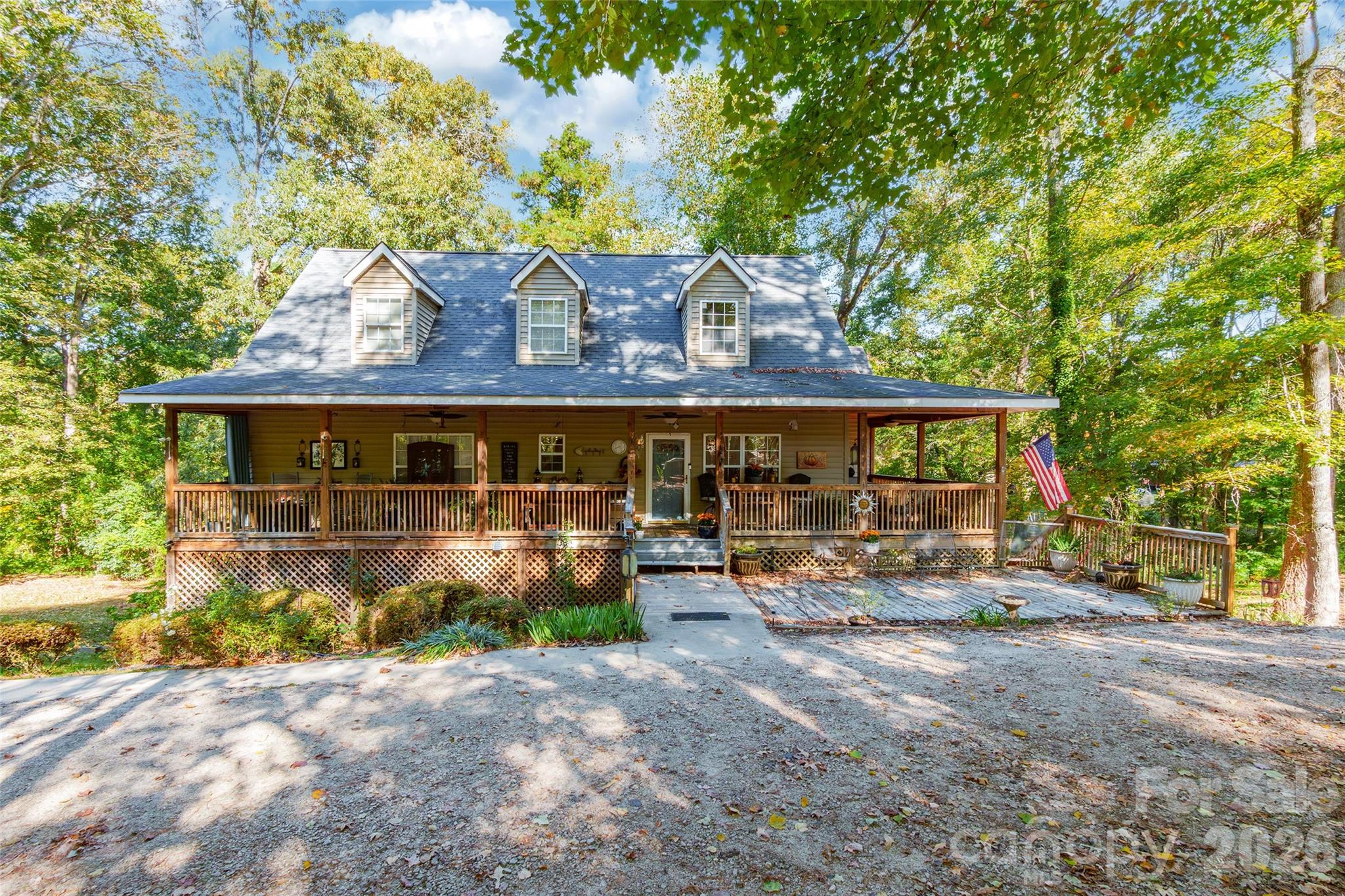 880 Columbia Road Property Photo 1