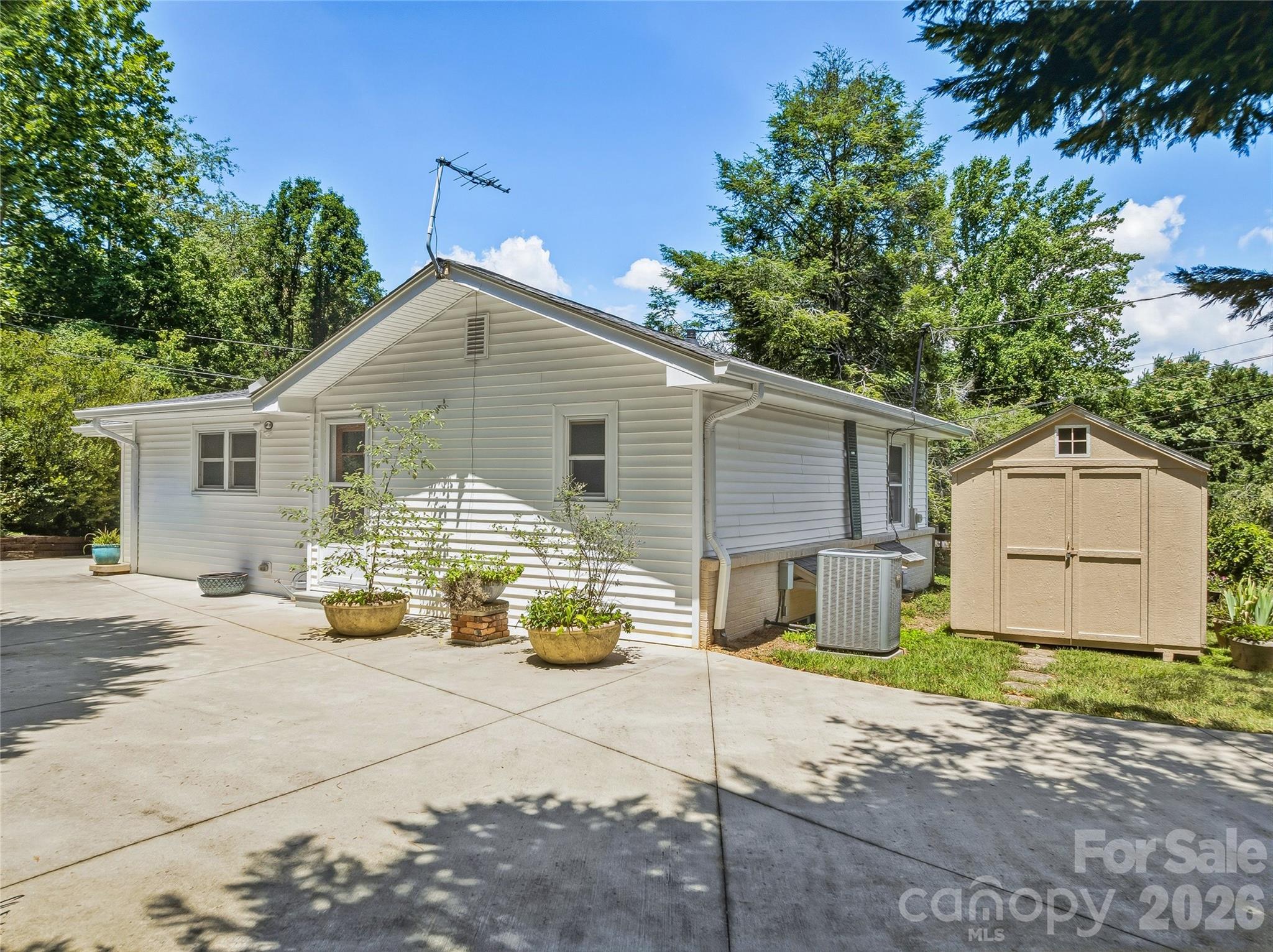 57 Langwell Avenue Property Photo 33