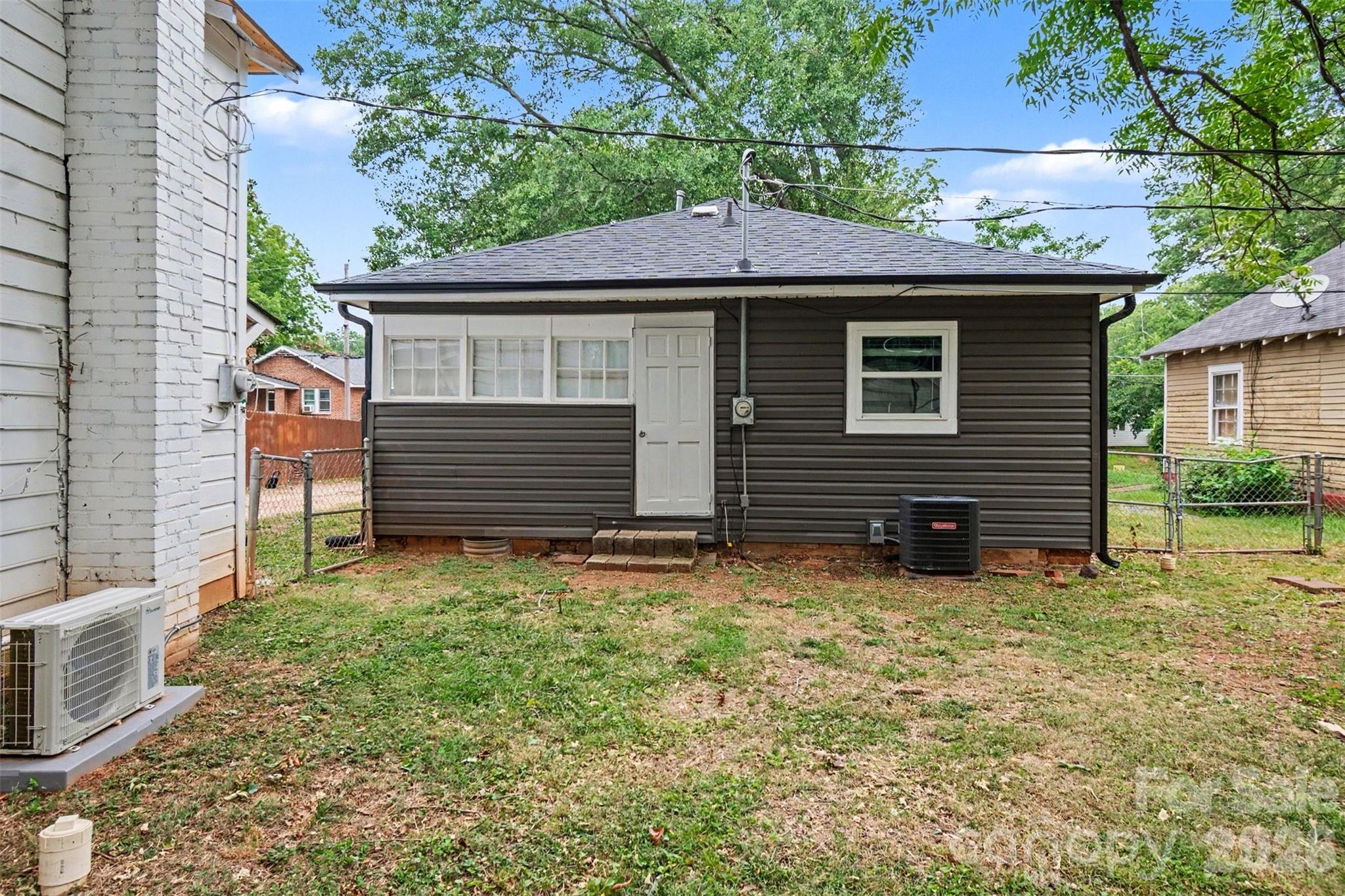 714,716 Lucas Street Property Photo 19