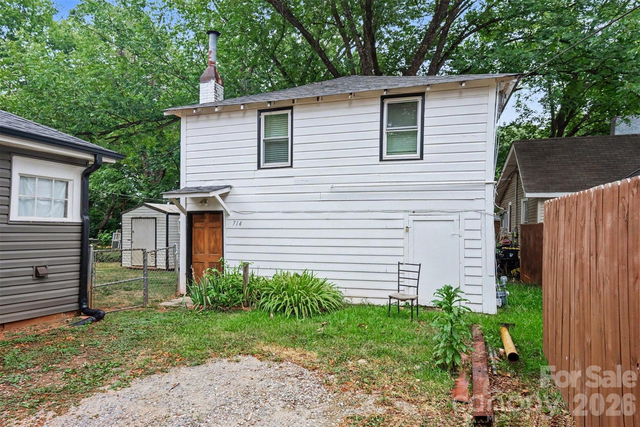 714,716 Lucas Street Property Photo 23