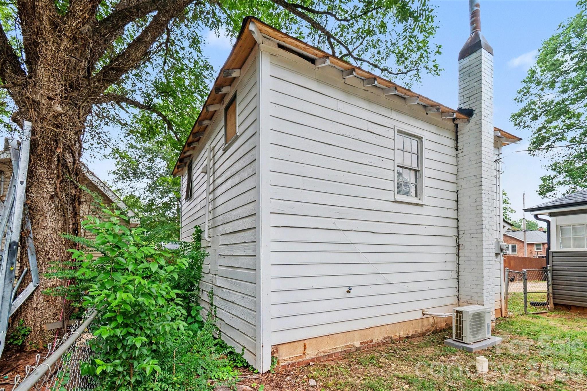 714,716 Lucas Street Property Photo 25