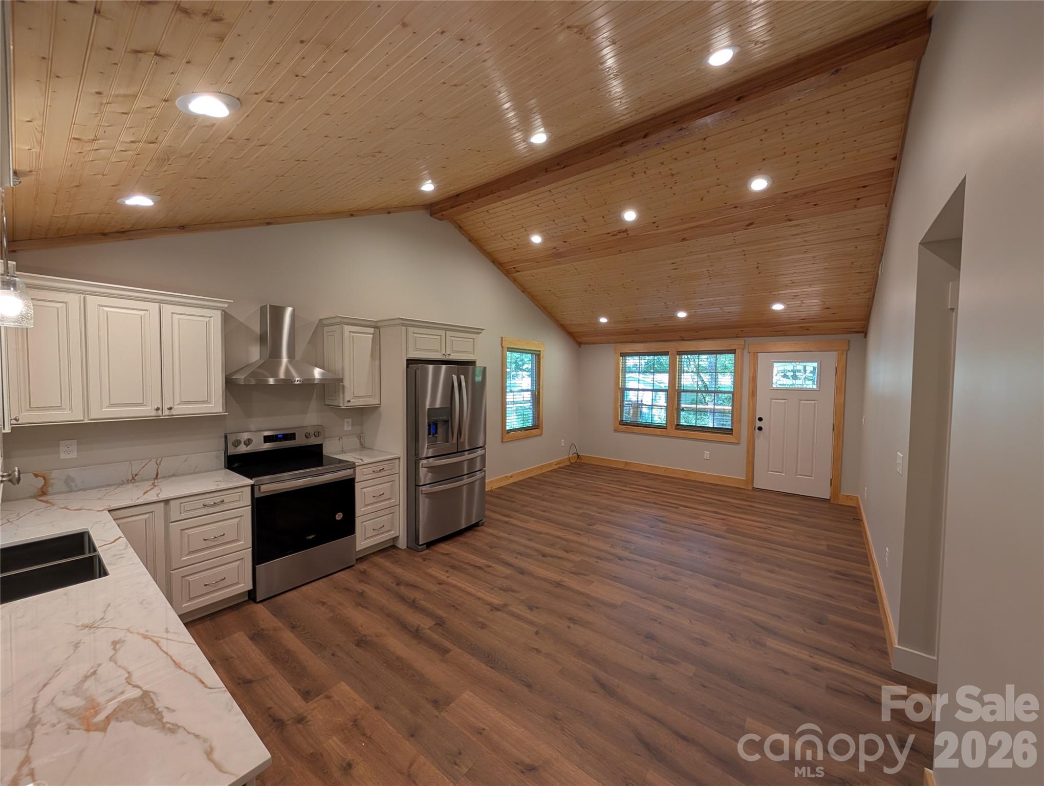 522 Brandon Road Property Photo 3