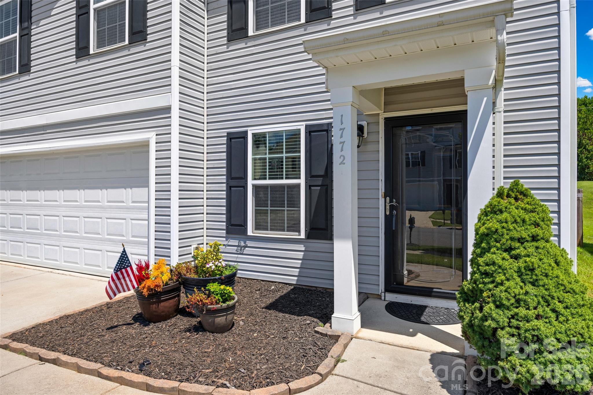 1772 Eastway Drive Property Photo 4