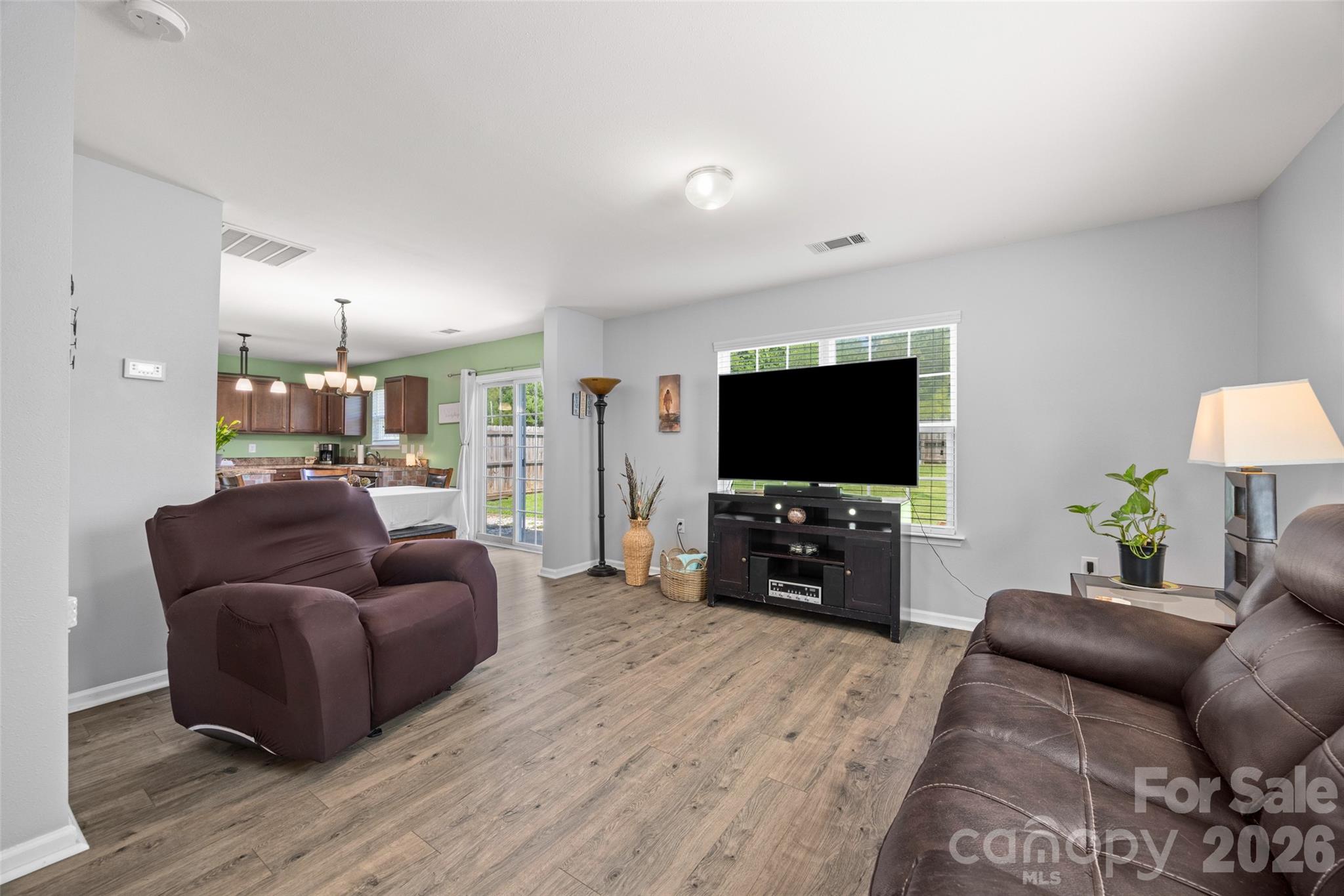 1772 Eastway Drive Property Photo 7