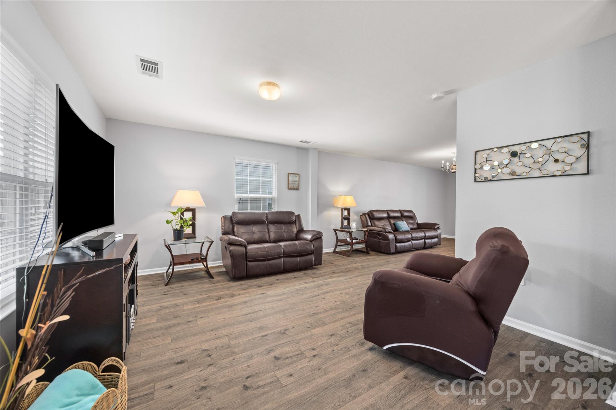 1772 Eastway Drive Property Photo 8