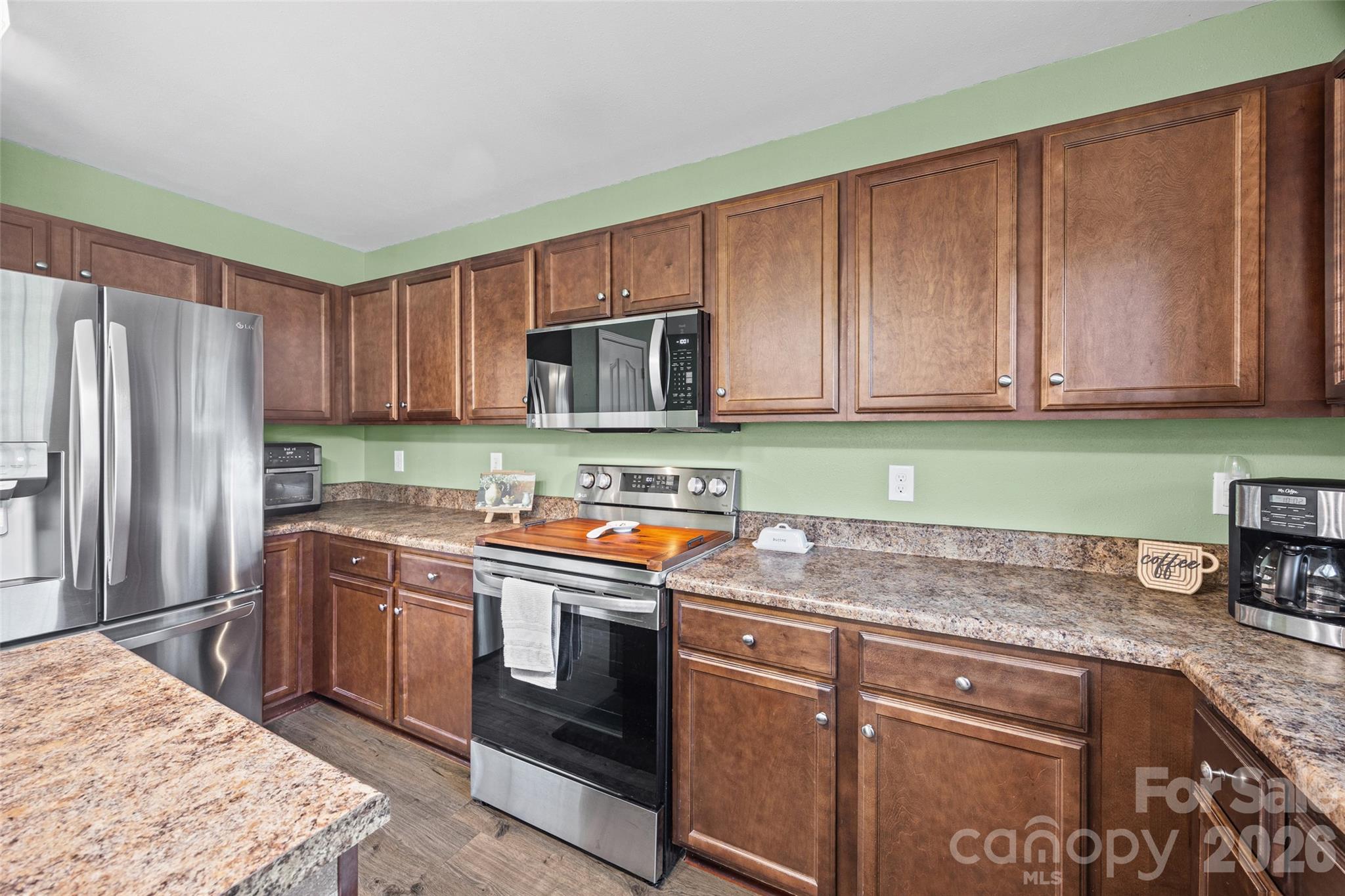 1772 Eastway Drive Property Photo 12