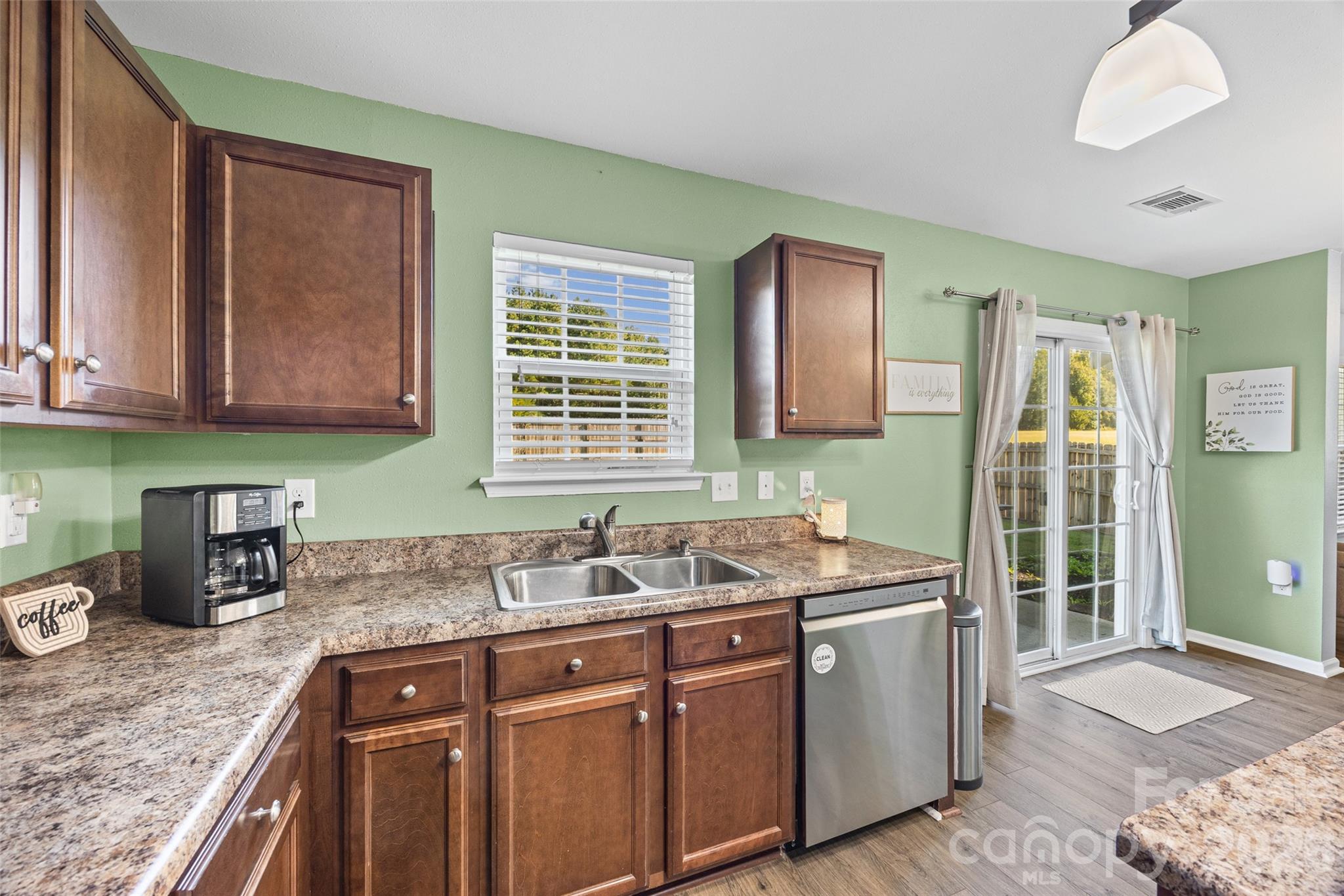 1772 Eastway Drive Property Photo 14