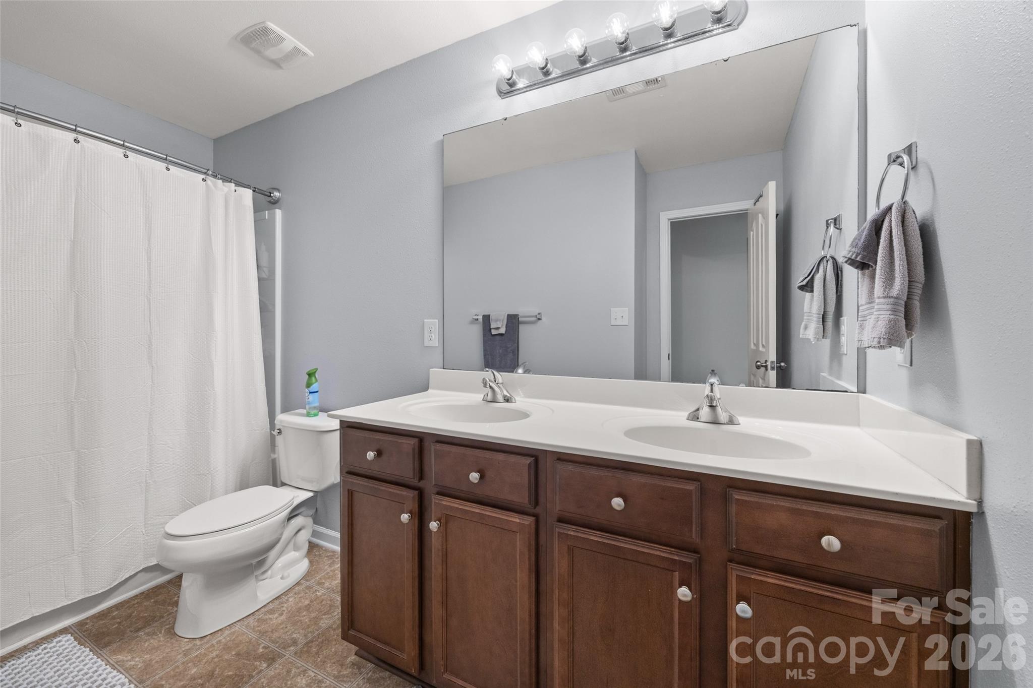 1772 Eastway Drive Property Photo 22