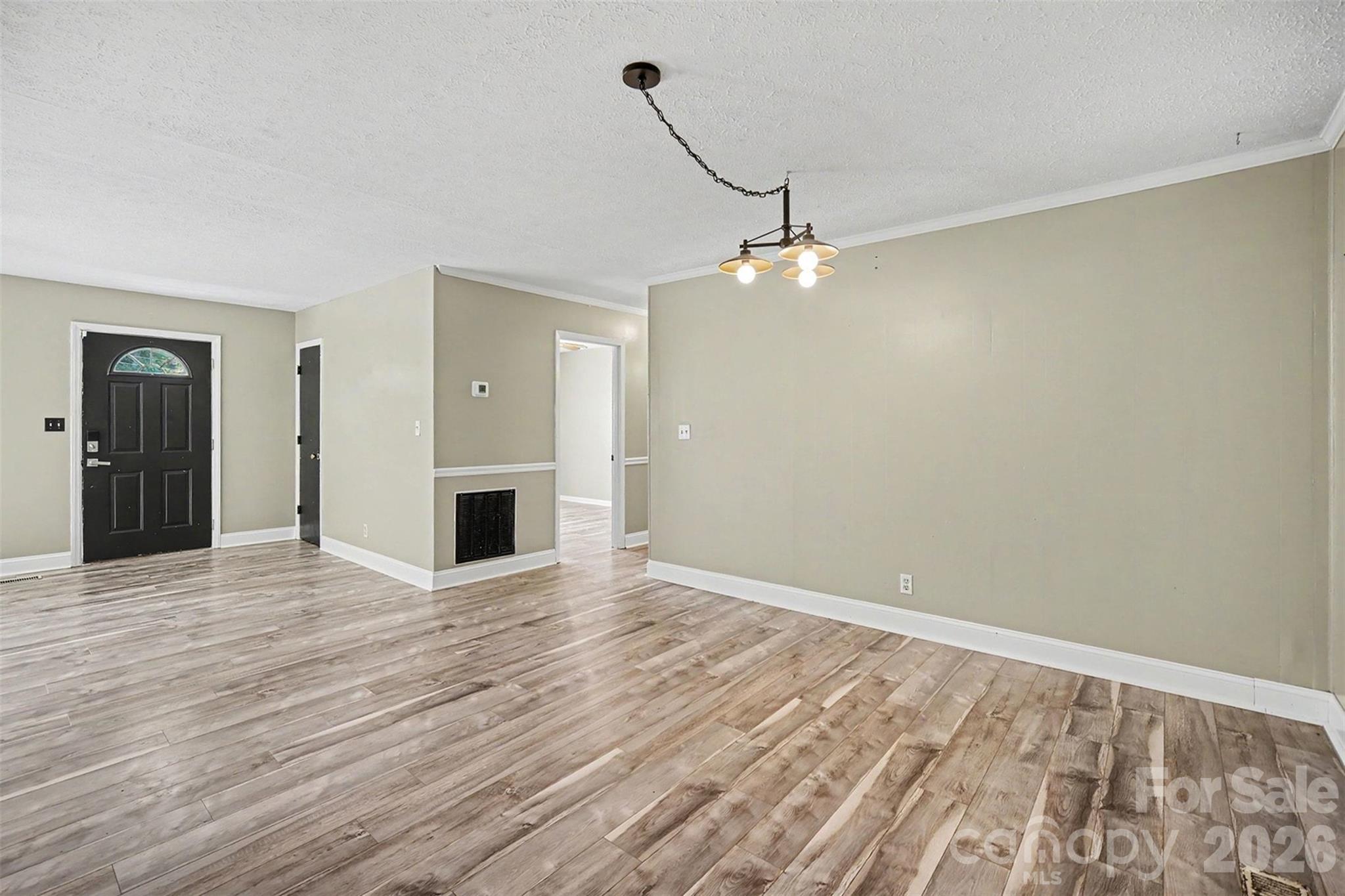 202 W Debby Drive Property Photo 7