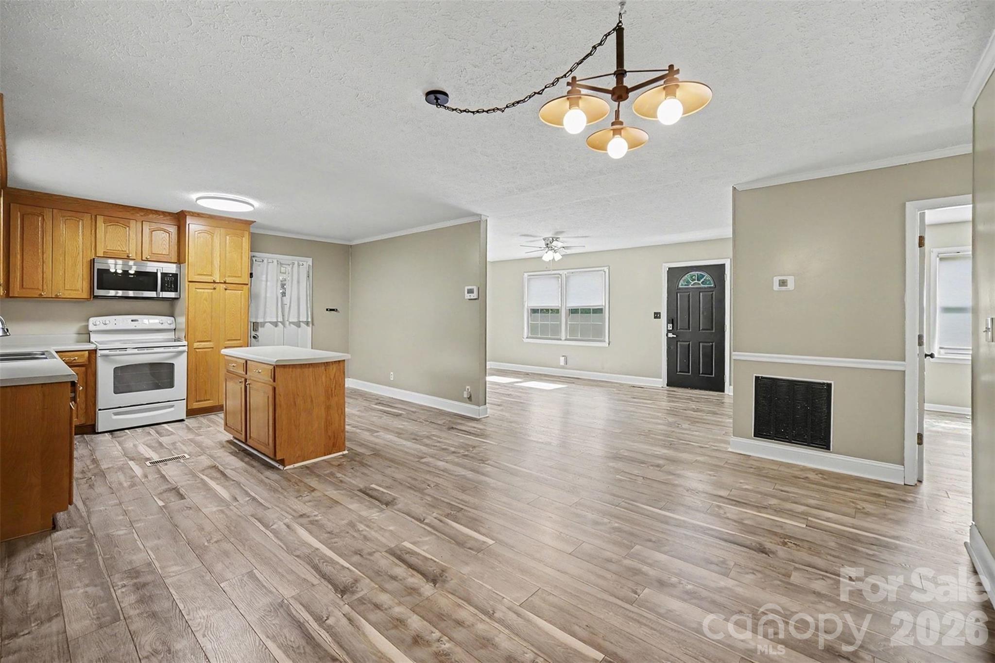 202 W Debby Drive Property Photo 11