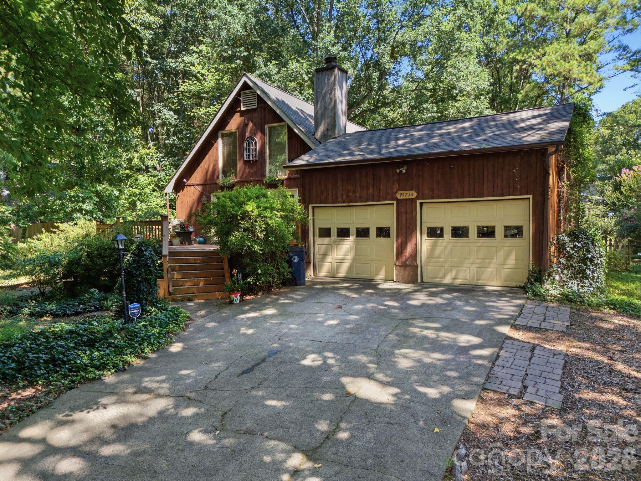 21235 Sandy Cove Road Property Photo 1