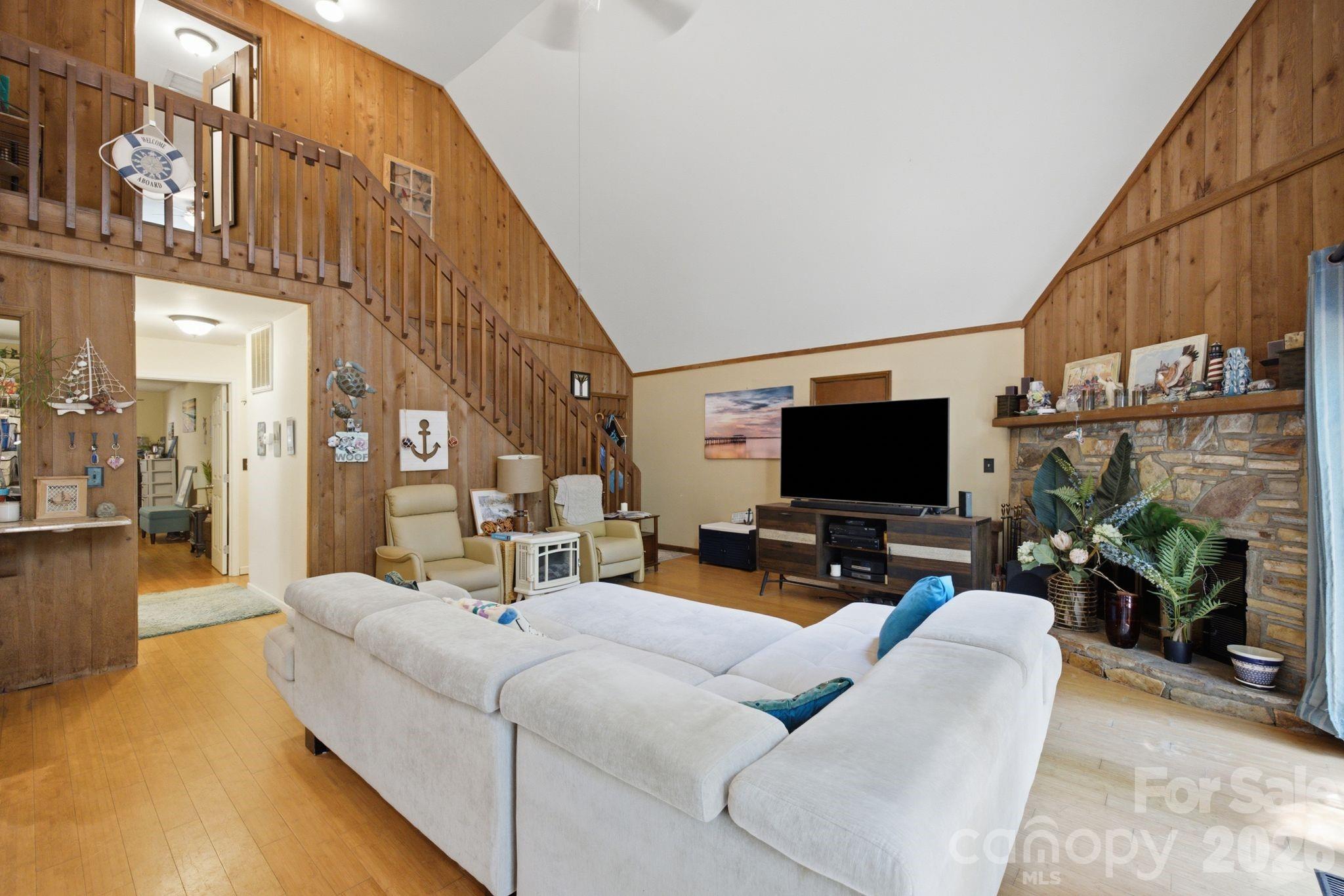 21235 Sandy Cove Road Property Photo 9