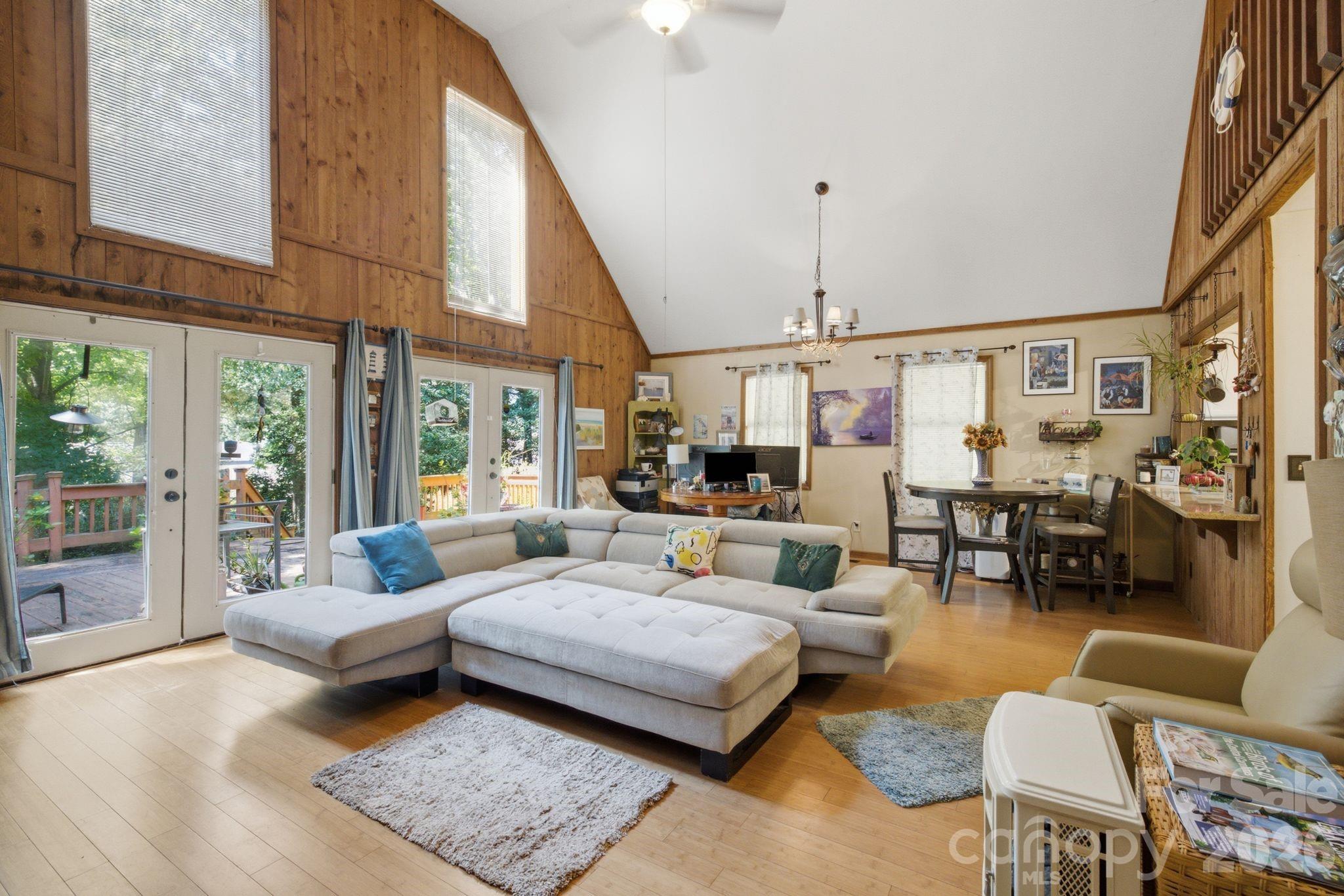 21235 Sandy Cove Road Property Photo 12