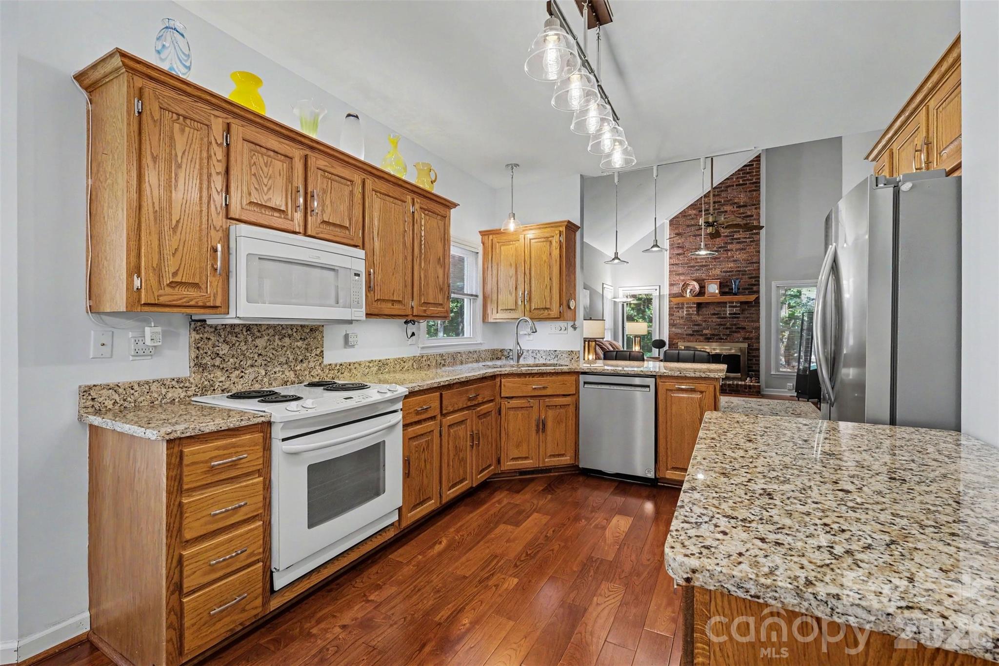10010 Drawbridge Drive Property Photo 6