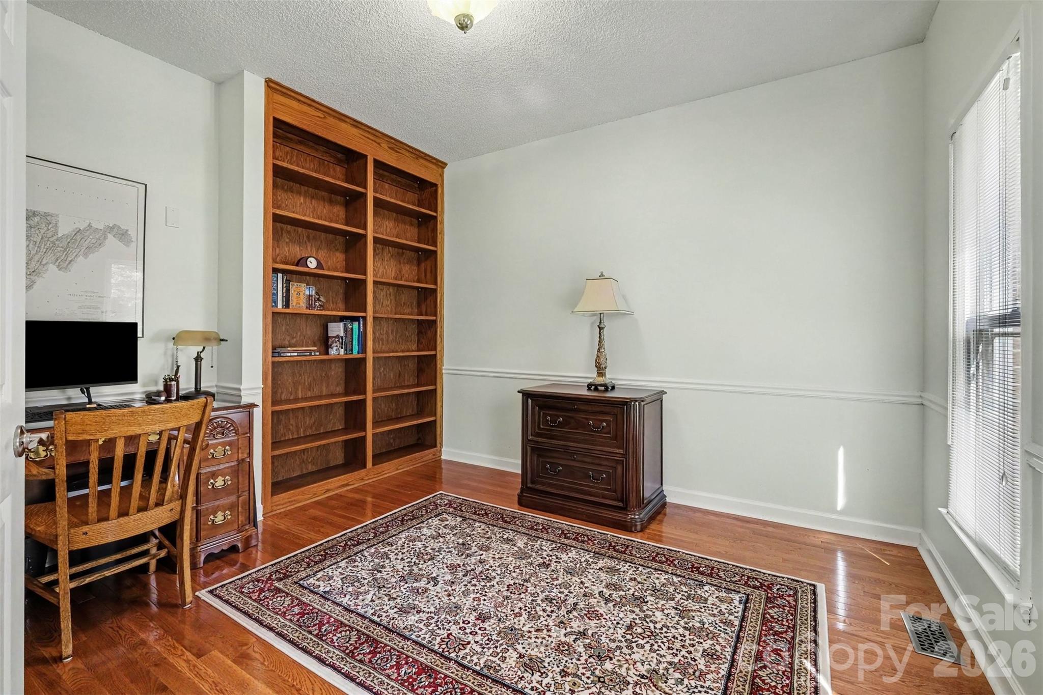 10010 Drawbridge Drive Property Photo 8